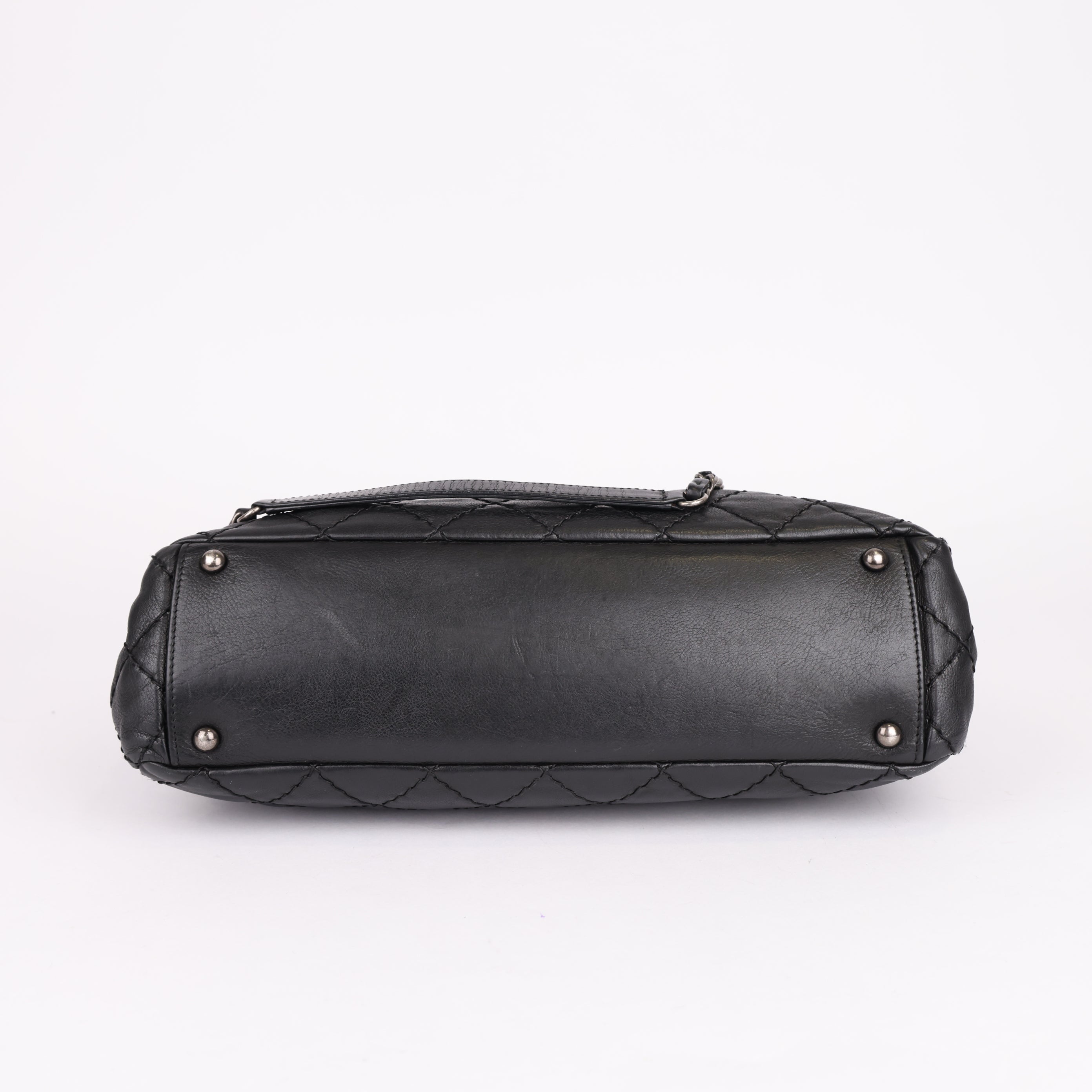 J0904 CHANEL 2012-2013 Medium CC Quilted Calfskin Stitch It tote bag- Pre Owned