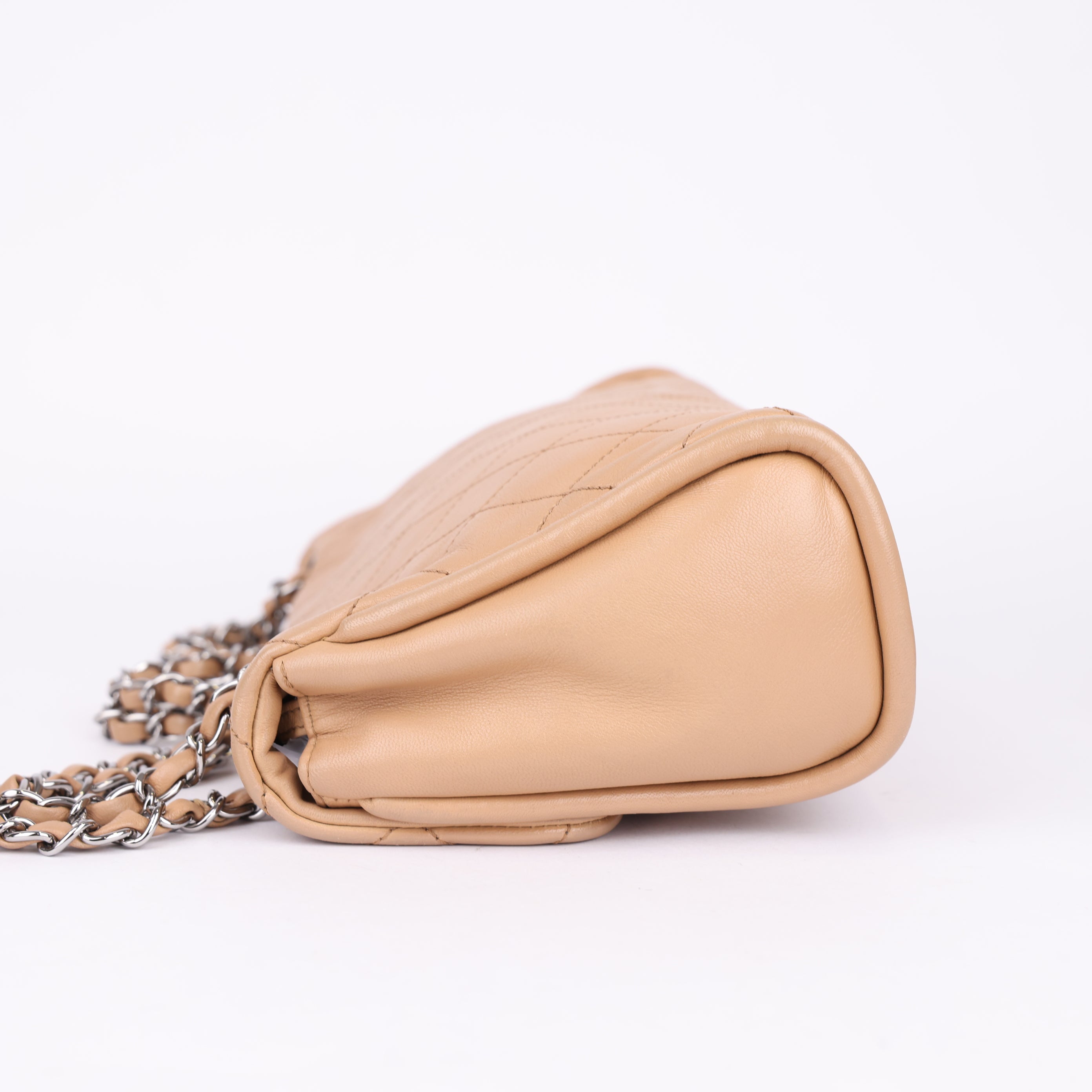 J0927 Chanel Quilted Lambskin Shoulder Bag Beige- Pre Owned