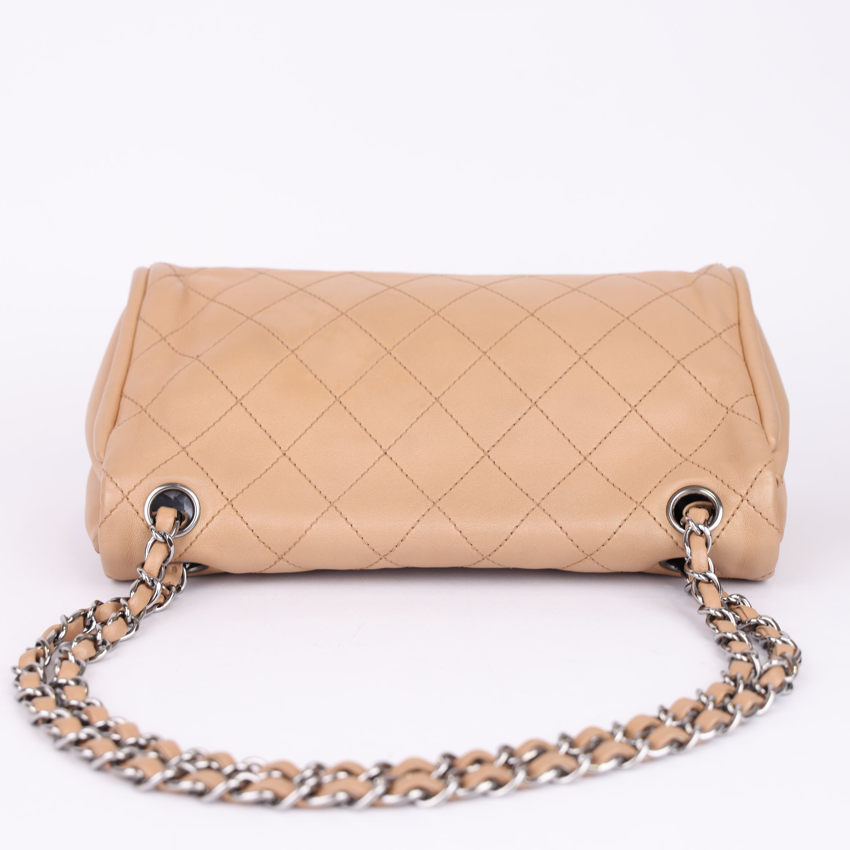 J0927 Chanel Quilted Lambskin Shoulder Bag Beige- Pre Owned