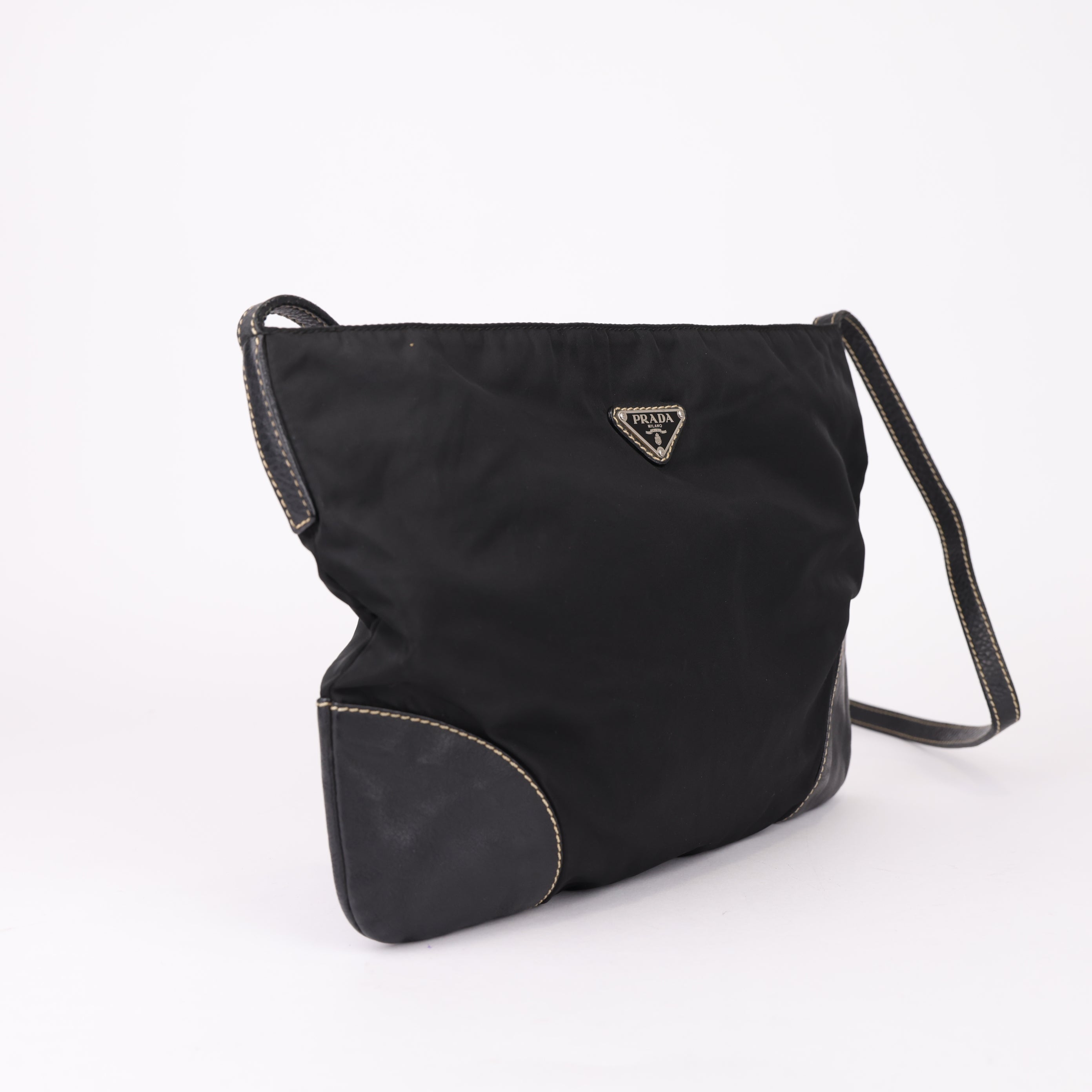 J0930 PRADA shoulder bag pochette nylon with triangle logo- Pre Owned