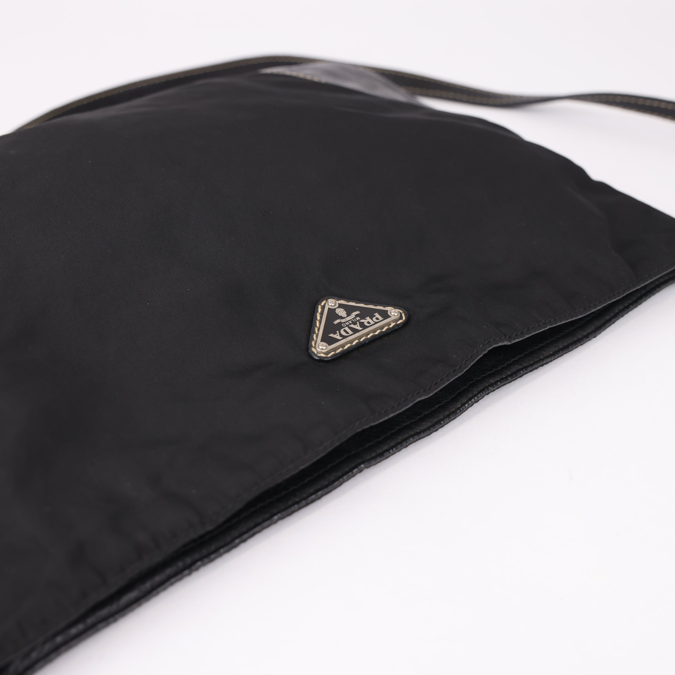 J0930 PRADA shoulder bag pochette nylon with triangle logo- Pre Owned