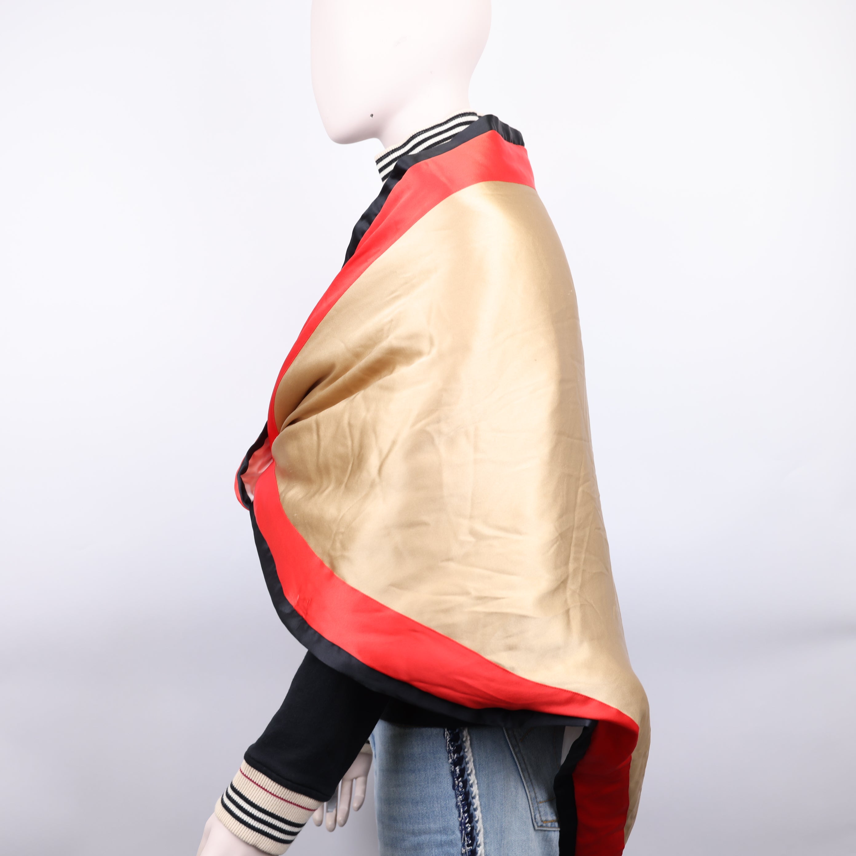 J0940 Burberry bandana scarf- Pre Owned