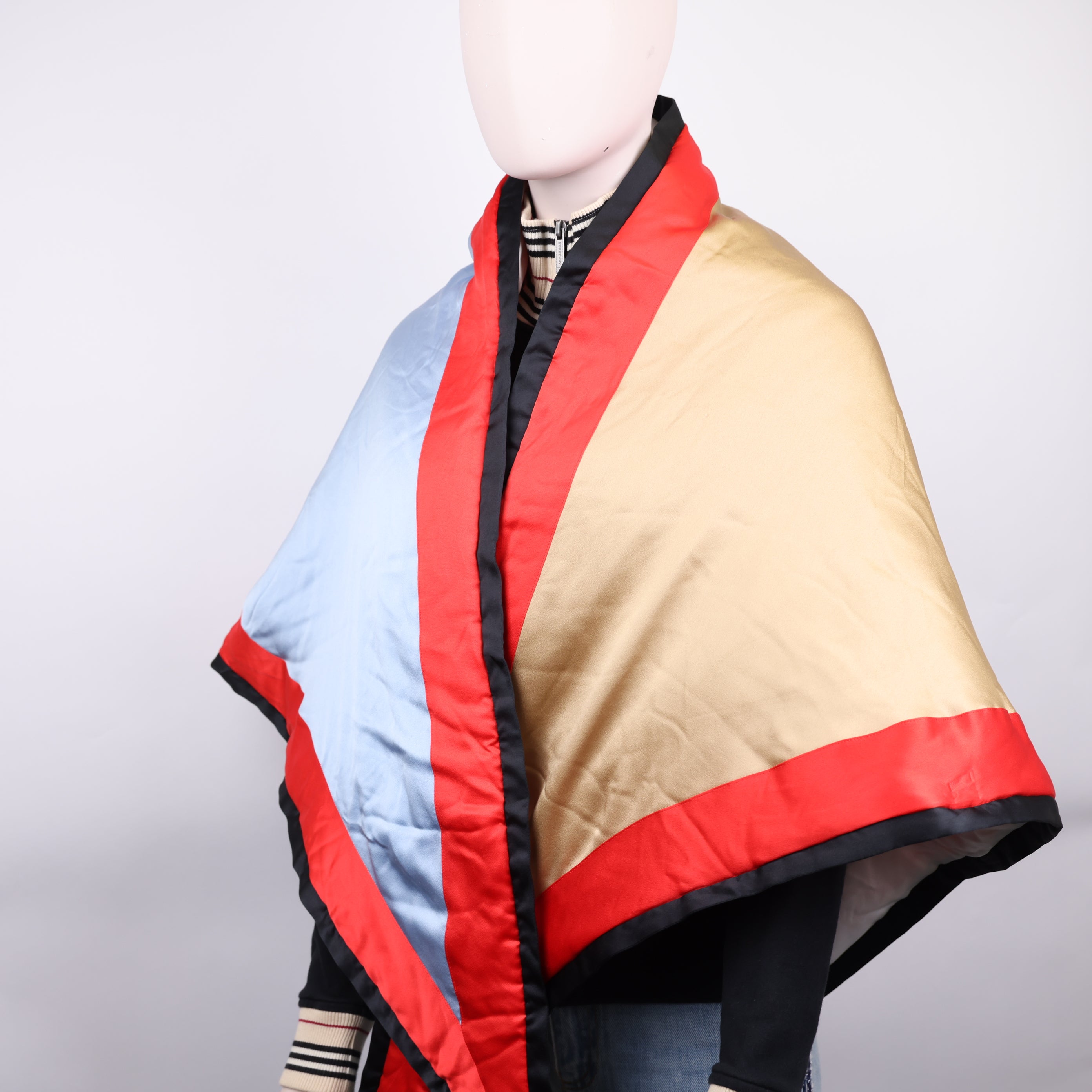 J0940 Burberry bandana scarf- Pre Owned