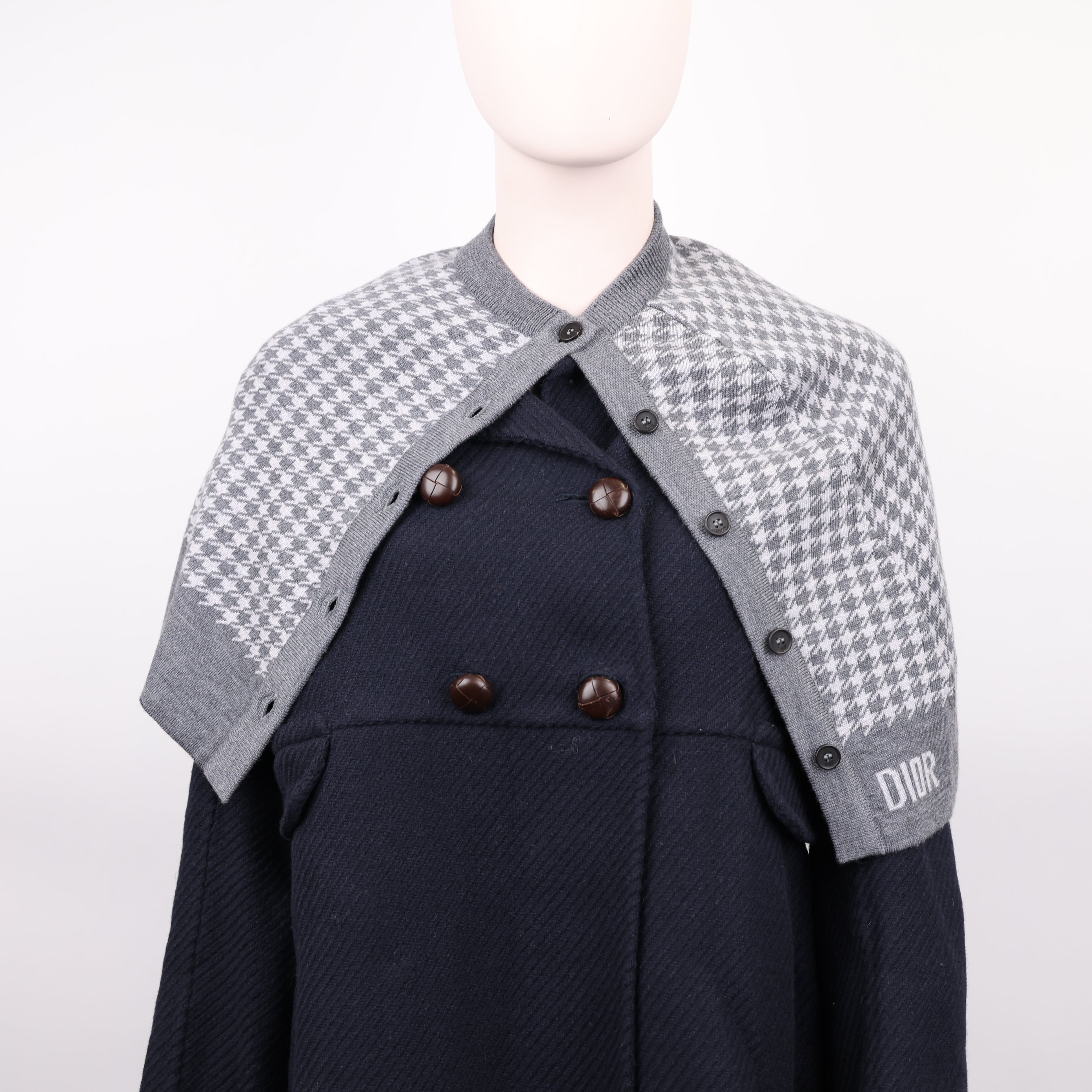 J0949 Dior Gray Houndstooth Knit Cardigan Size T1- Pre Owned