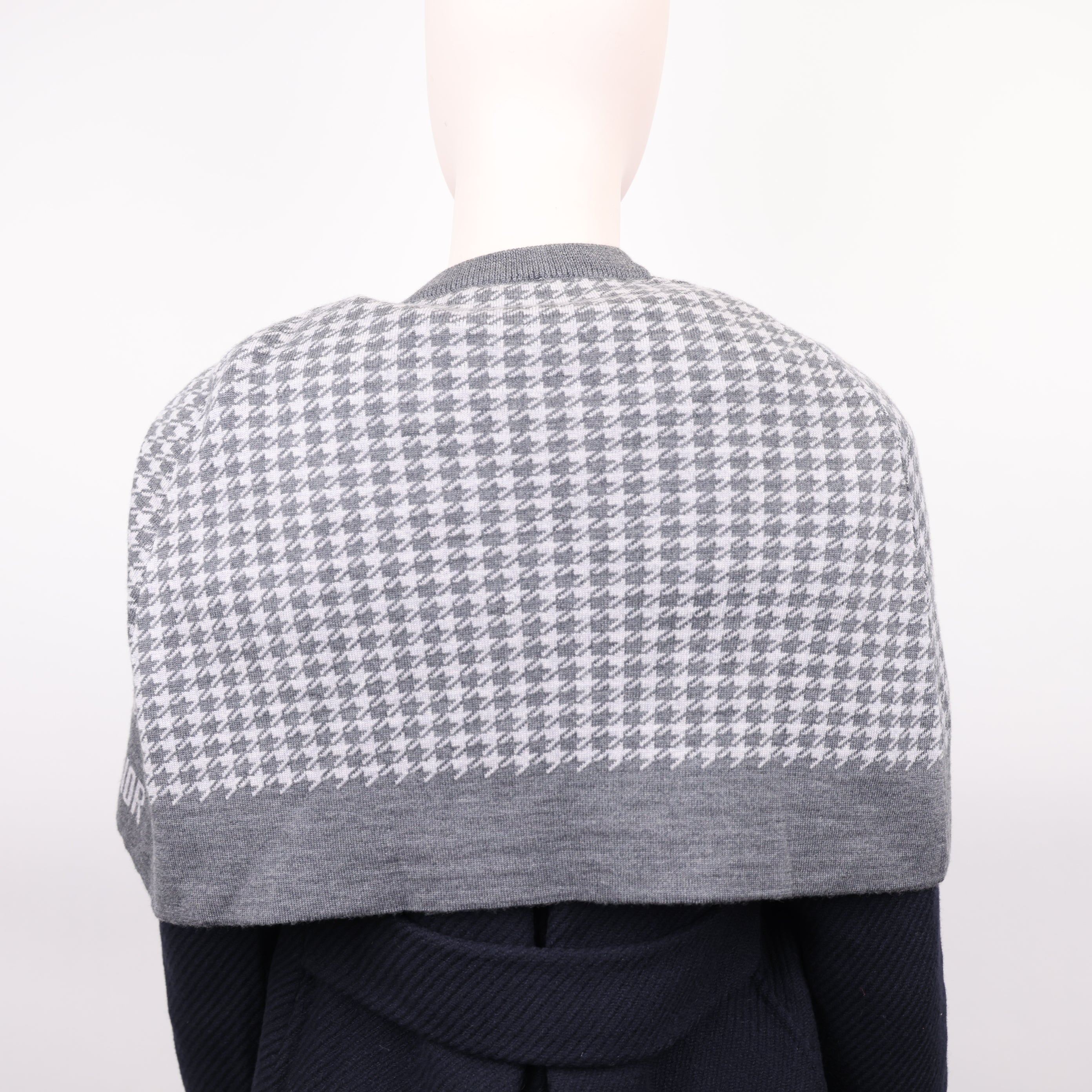 J0949 Dior Gray Houndstooth Knit Cardigan Size T1- Pre Owned
