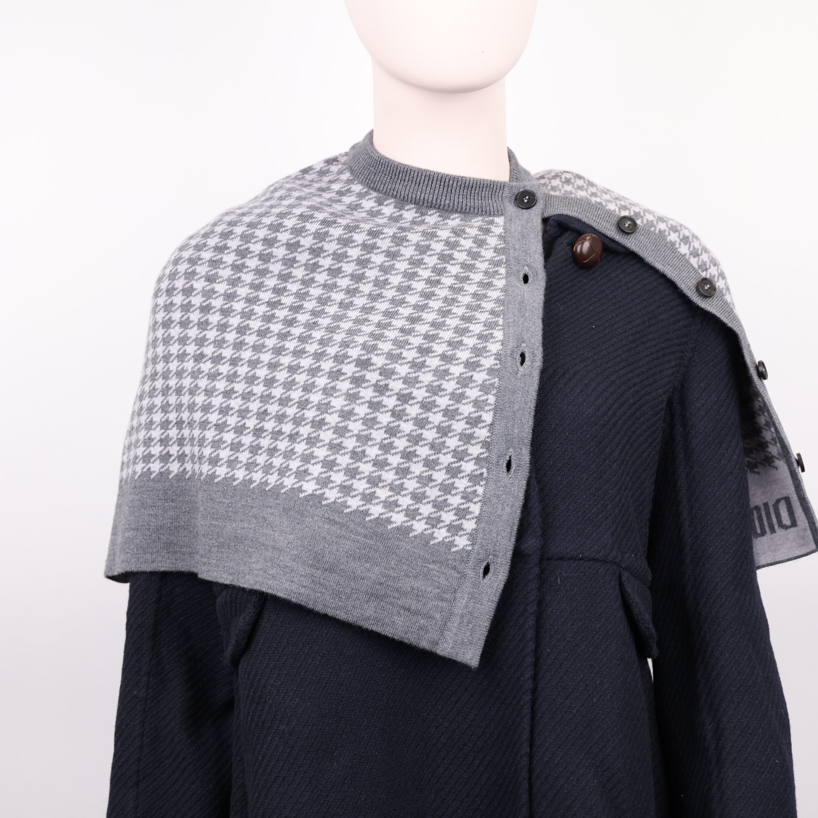 J0949 Dior Gray Houndstooth Knit Cardigan Size T1- Pre Owned