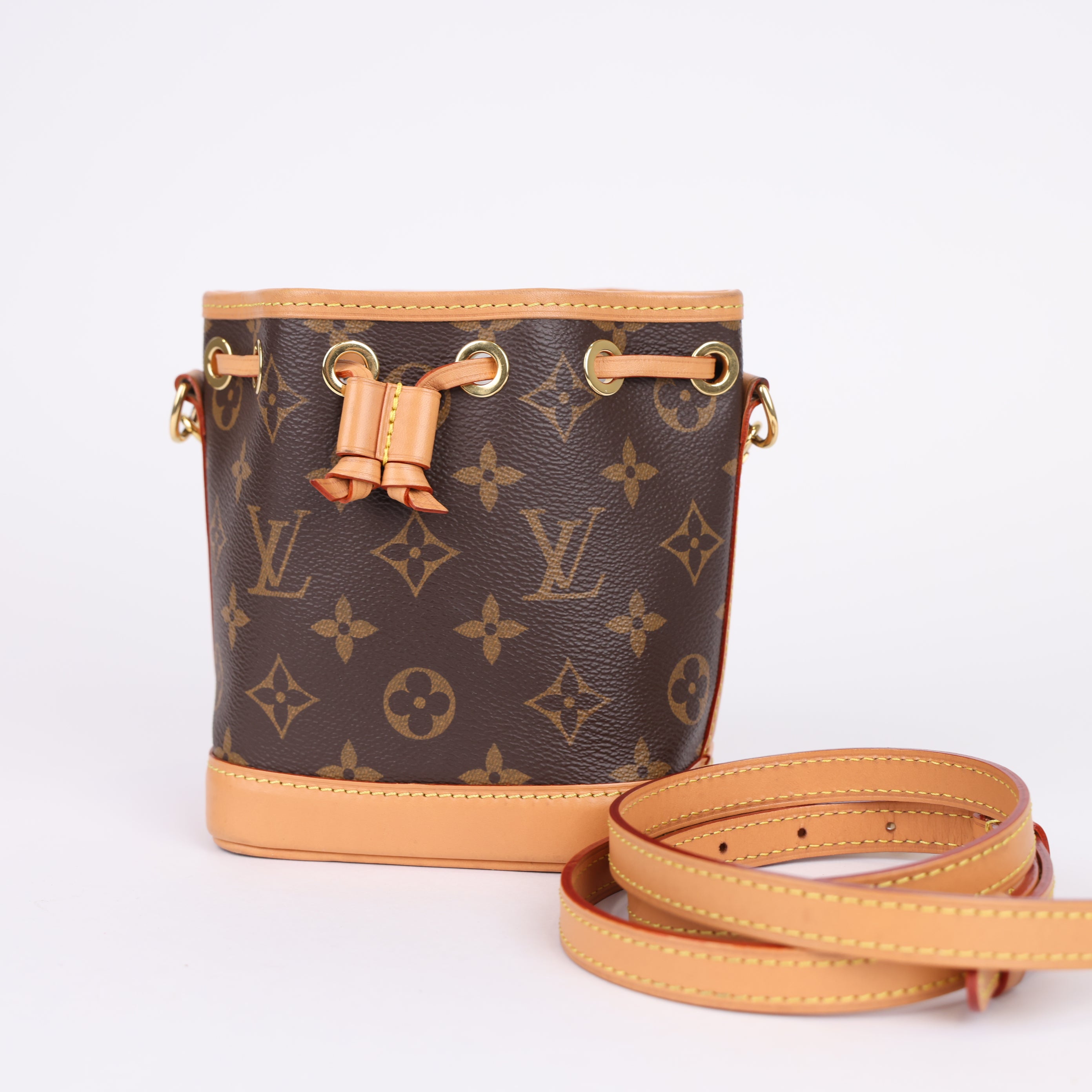 J0955 LOUIS VUITTON Monogram Nano Noe- Pre Owned