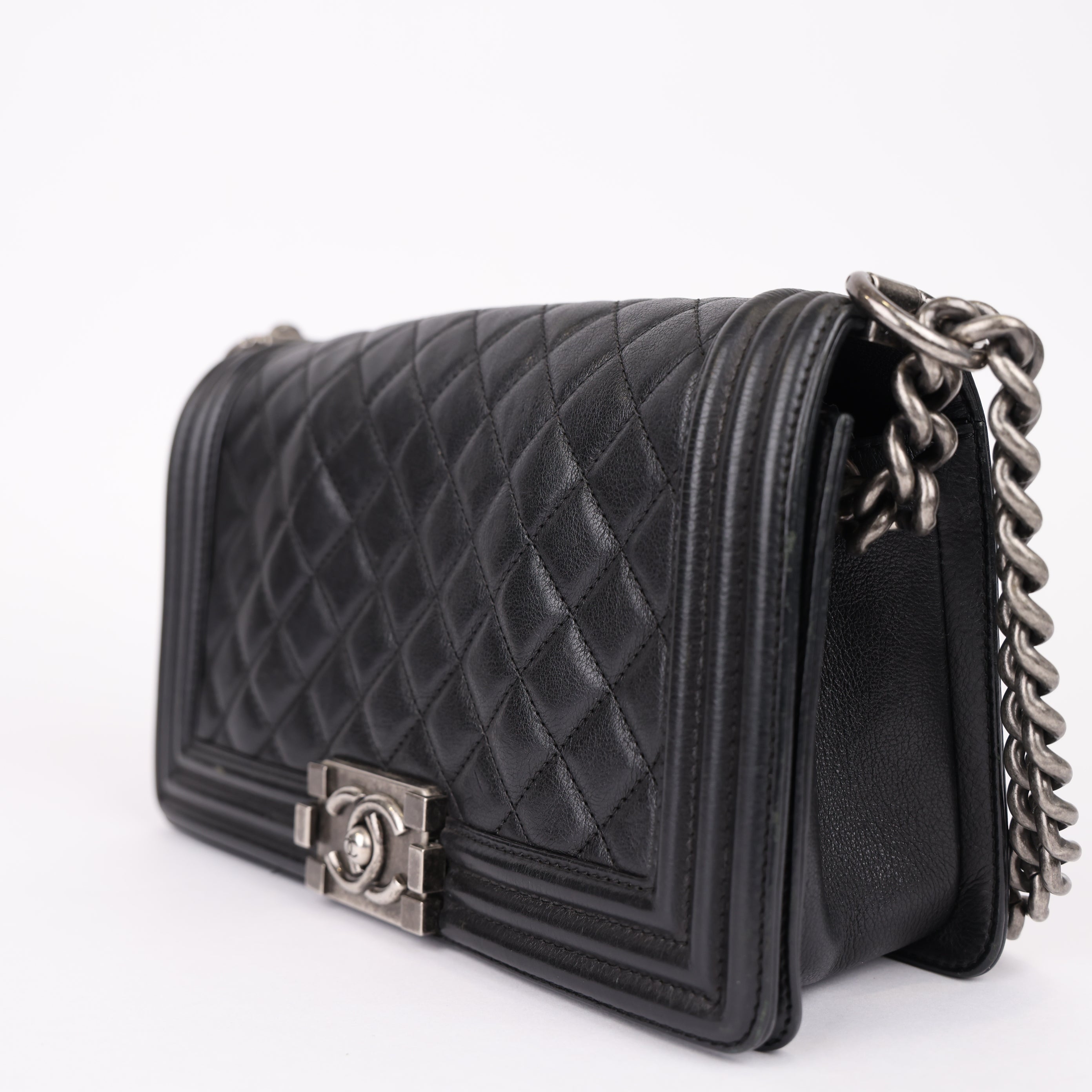 J0961 Chanel CC BOY 28 SHOULDER BAG CALFSKIN LEATHER BLACK- Pre Owned