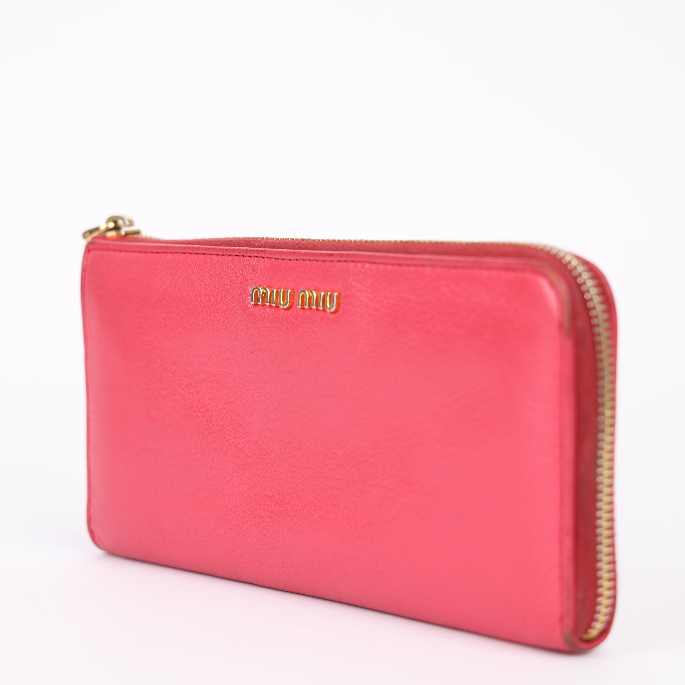 J0964 Miu Miu Long Wallet Patent Leather in Pink- Pre Owned