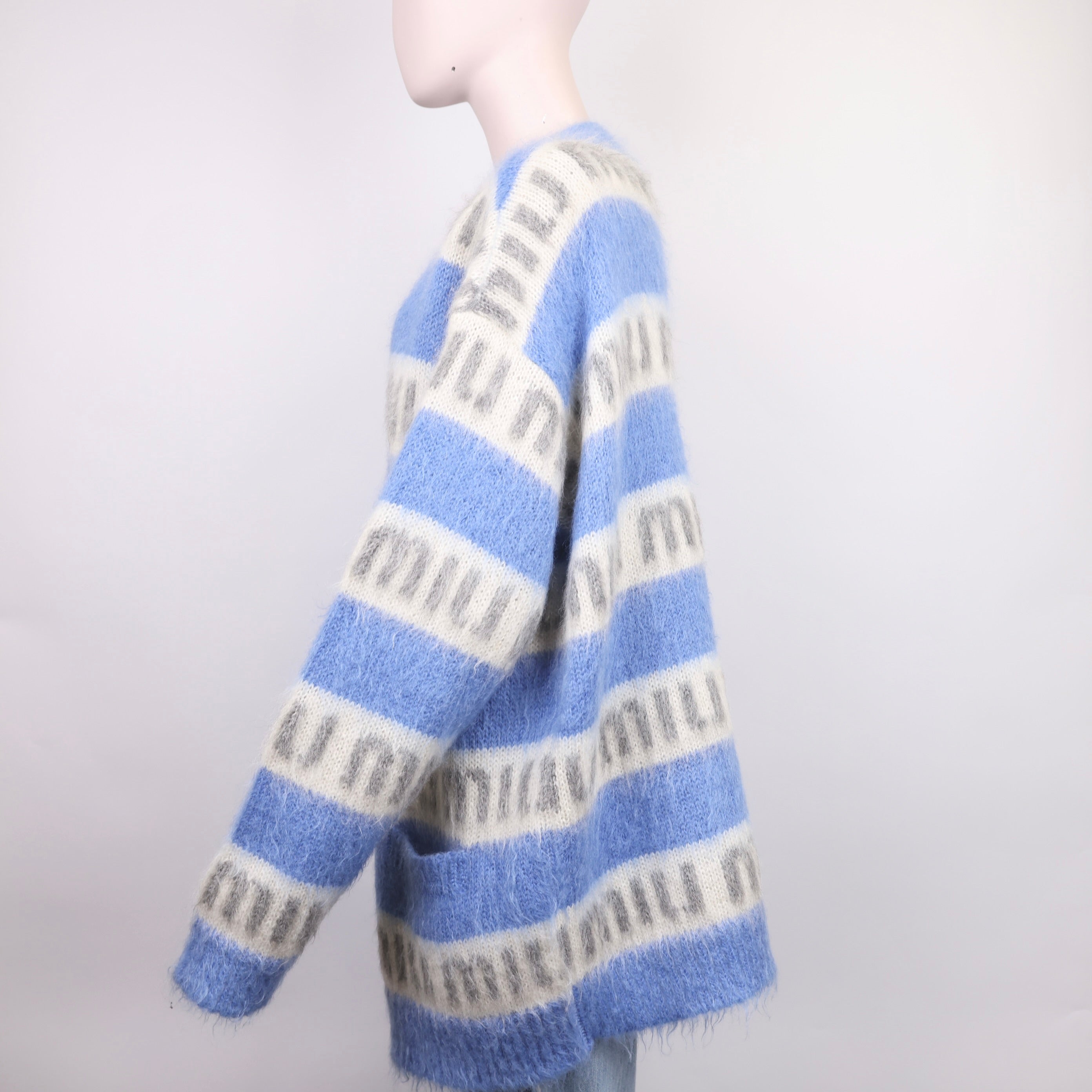 J0989 MIU MIU OVERSIZED LOGO CARDIGAN- Pre Owned