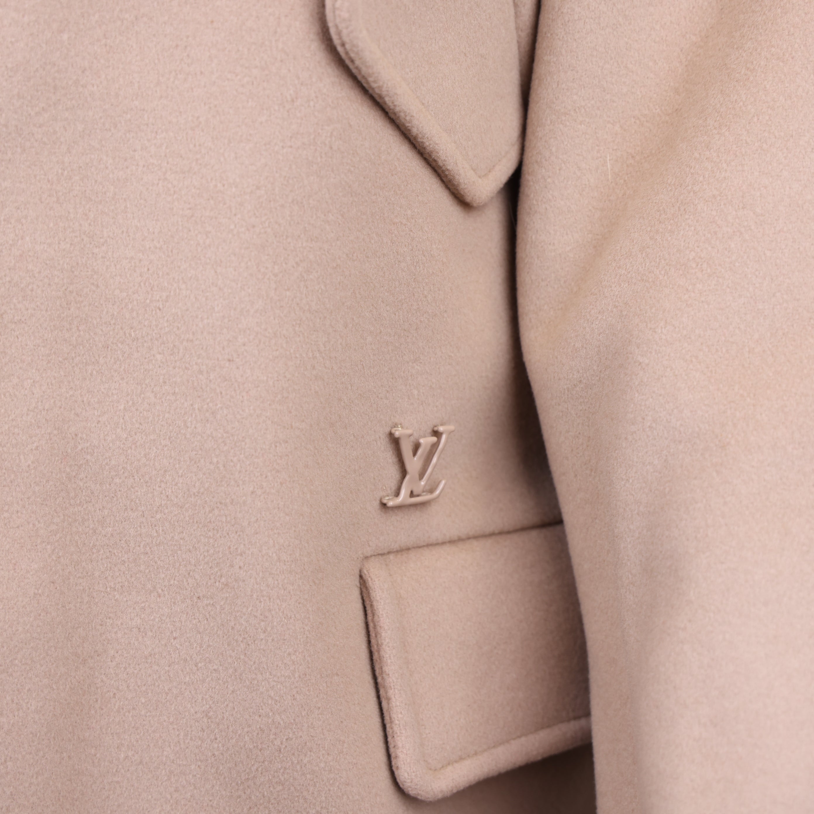 J0991 Louis Vuitton Hooded Coat size 48- Pre Owned