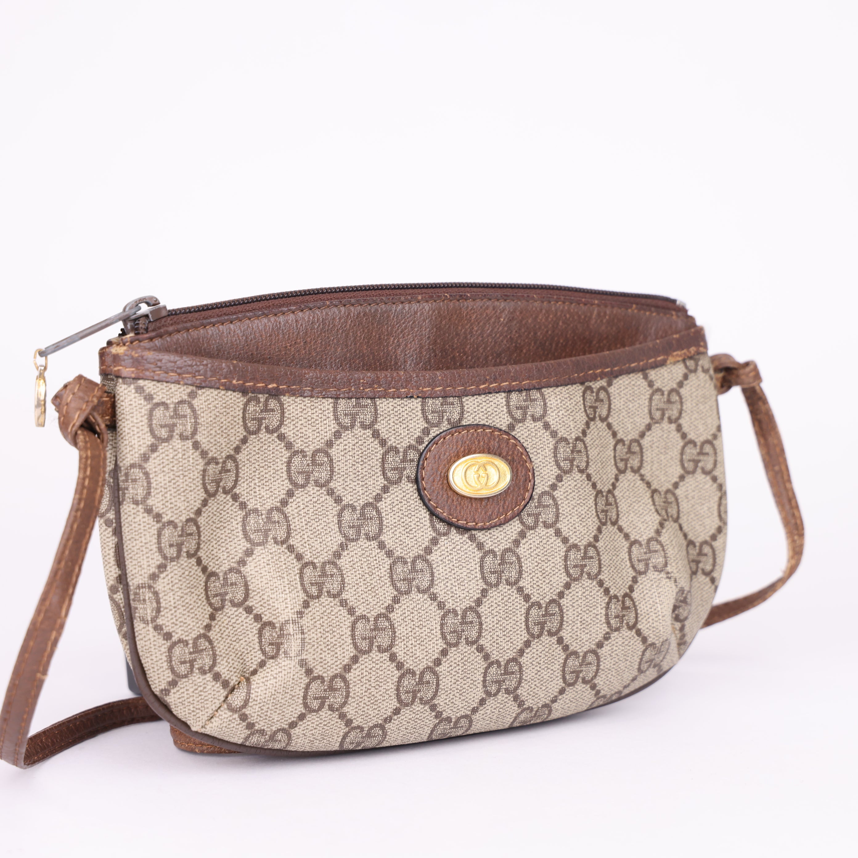 J1988 Gucci GG Canvas Crossbody Bag- Pre Owned
