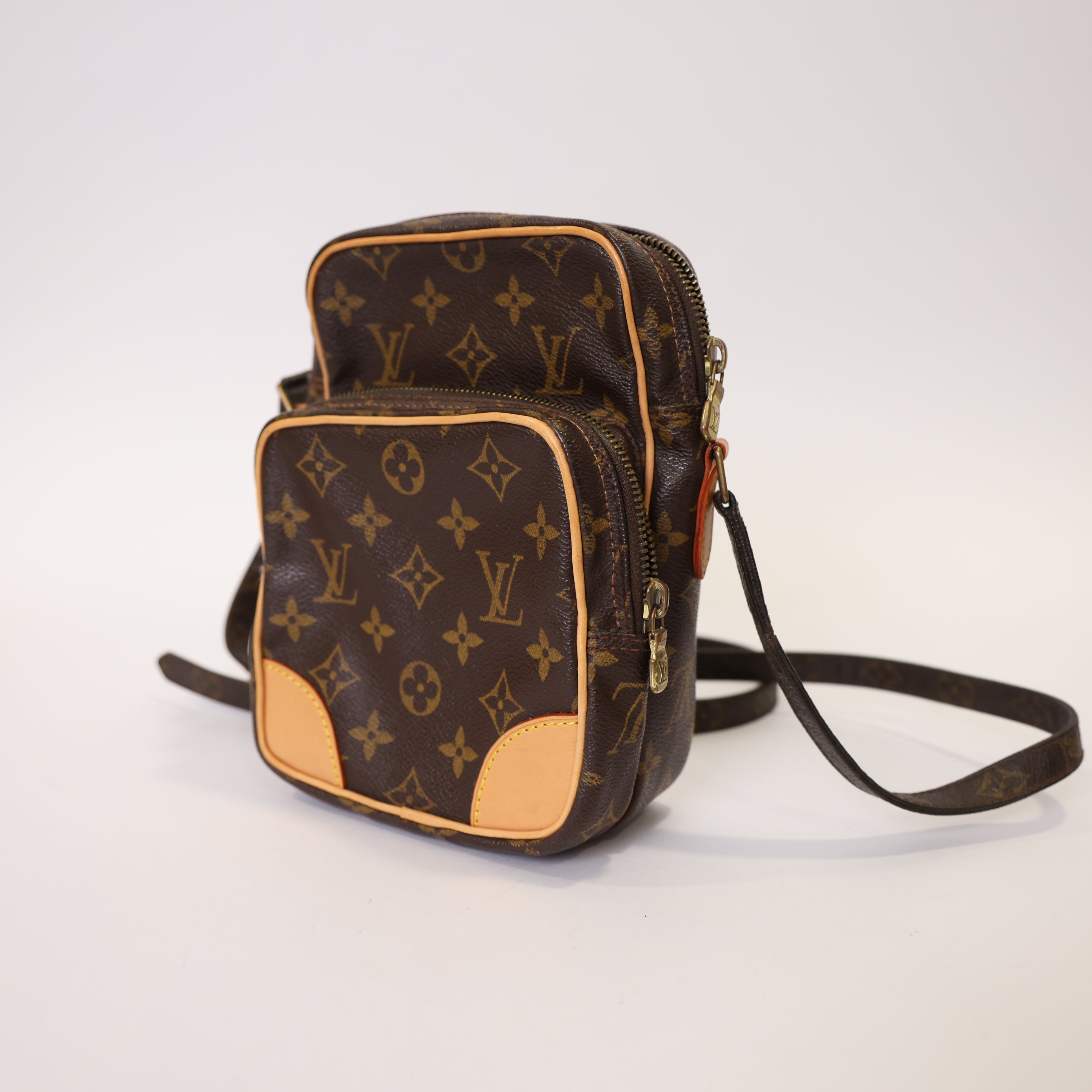 J1920 Louis Vuitton Alma Shell Bag - Pre Owned