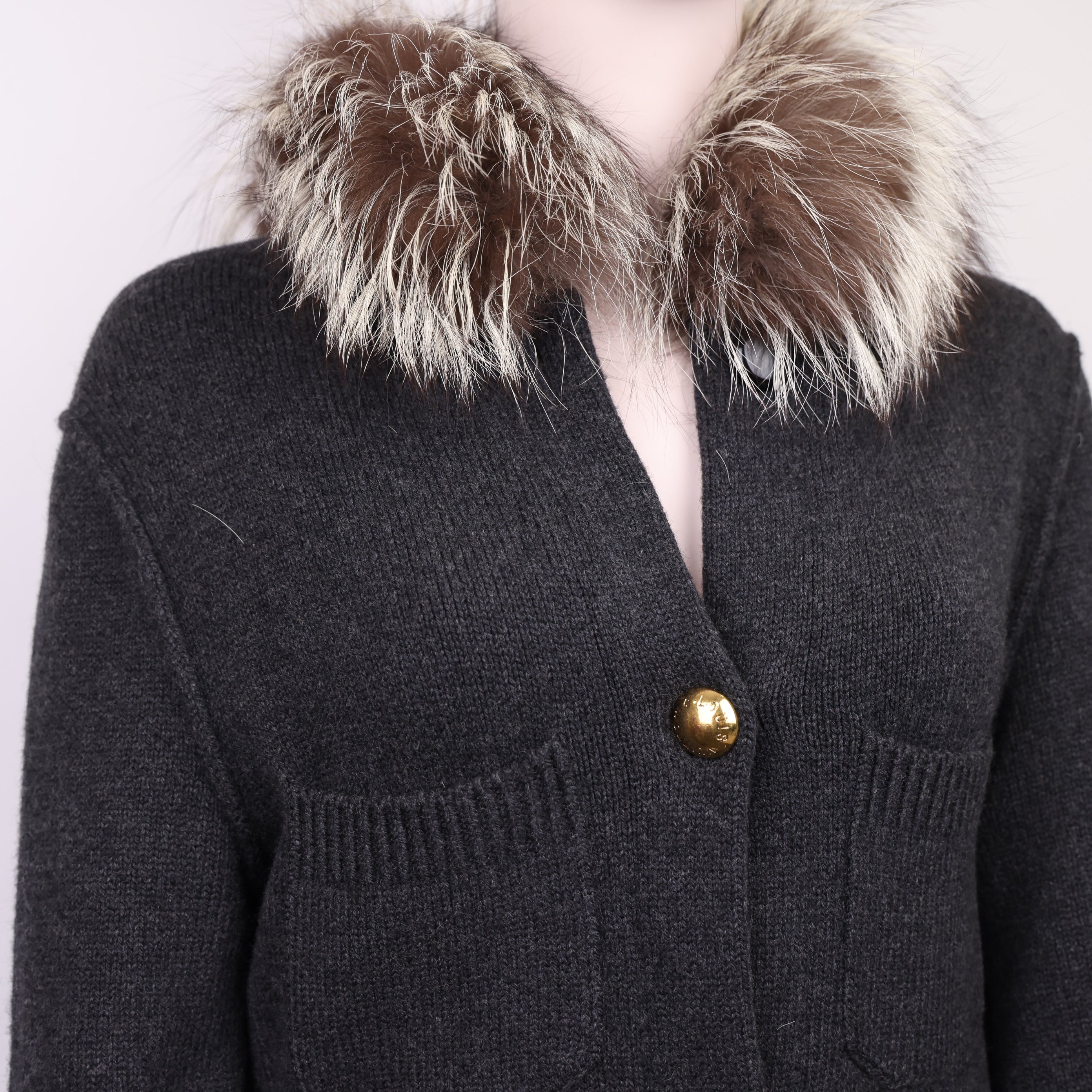 J1850 Louis Vuitton Dark Grey Knit Outerwear with Collar Size S- Pre Owned