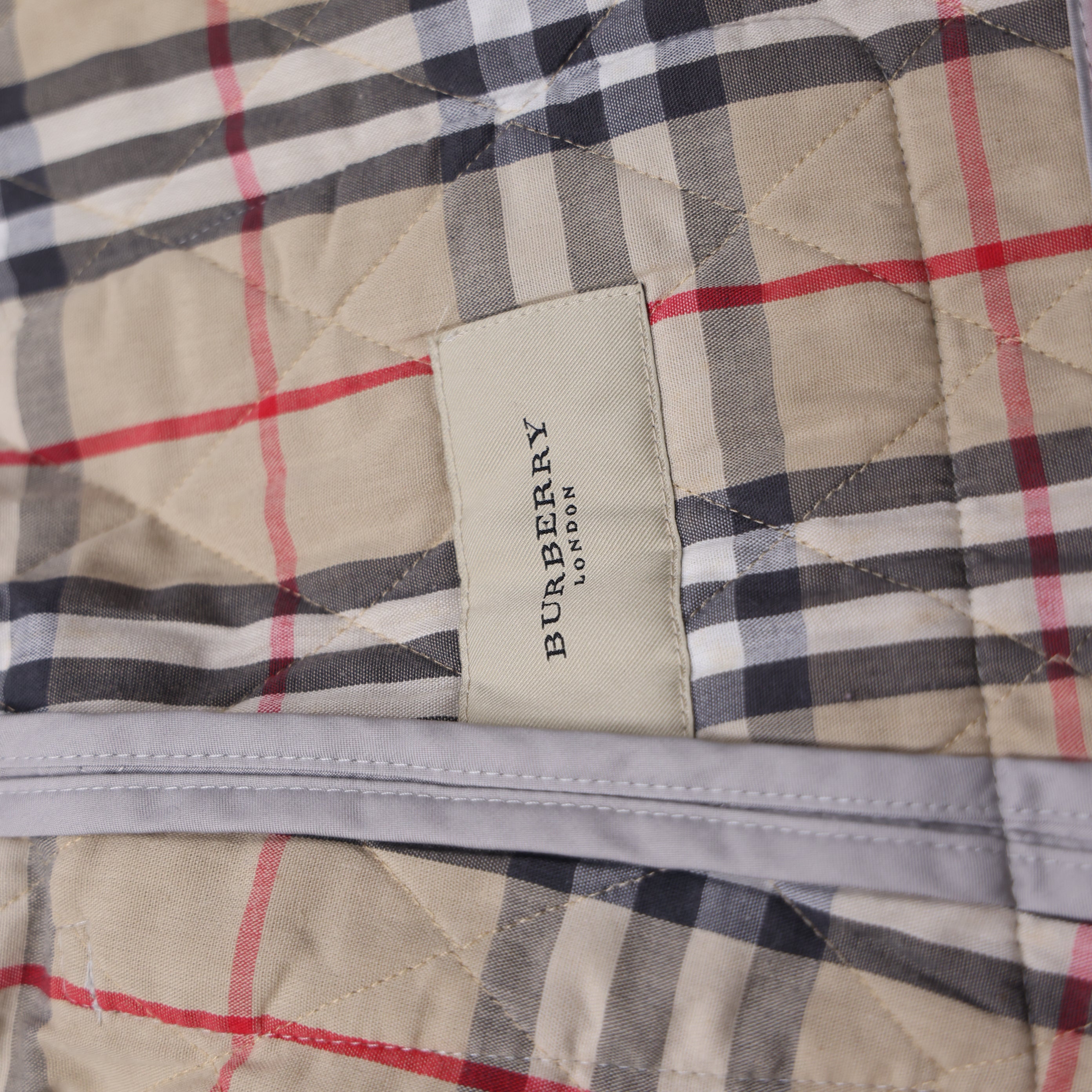 J0705 Burberry Grey Quilted Jacket- Pre Owned