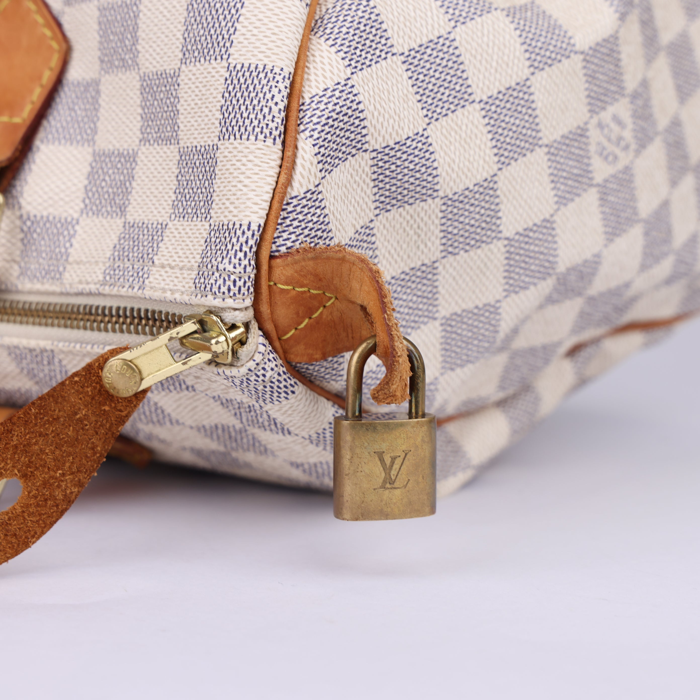 J1827 Louis Vuitton Speedy Handbag Damier 30 White- Pre Owned