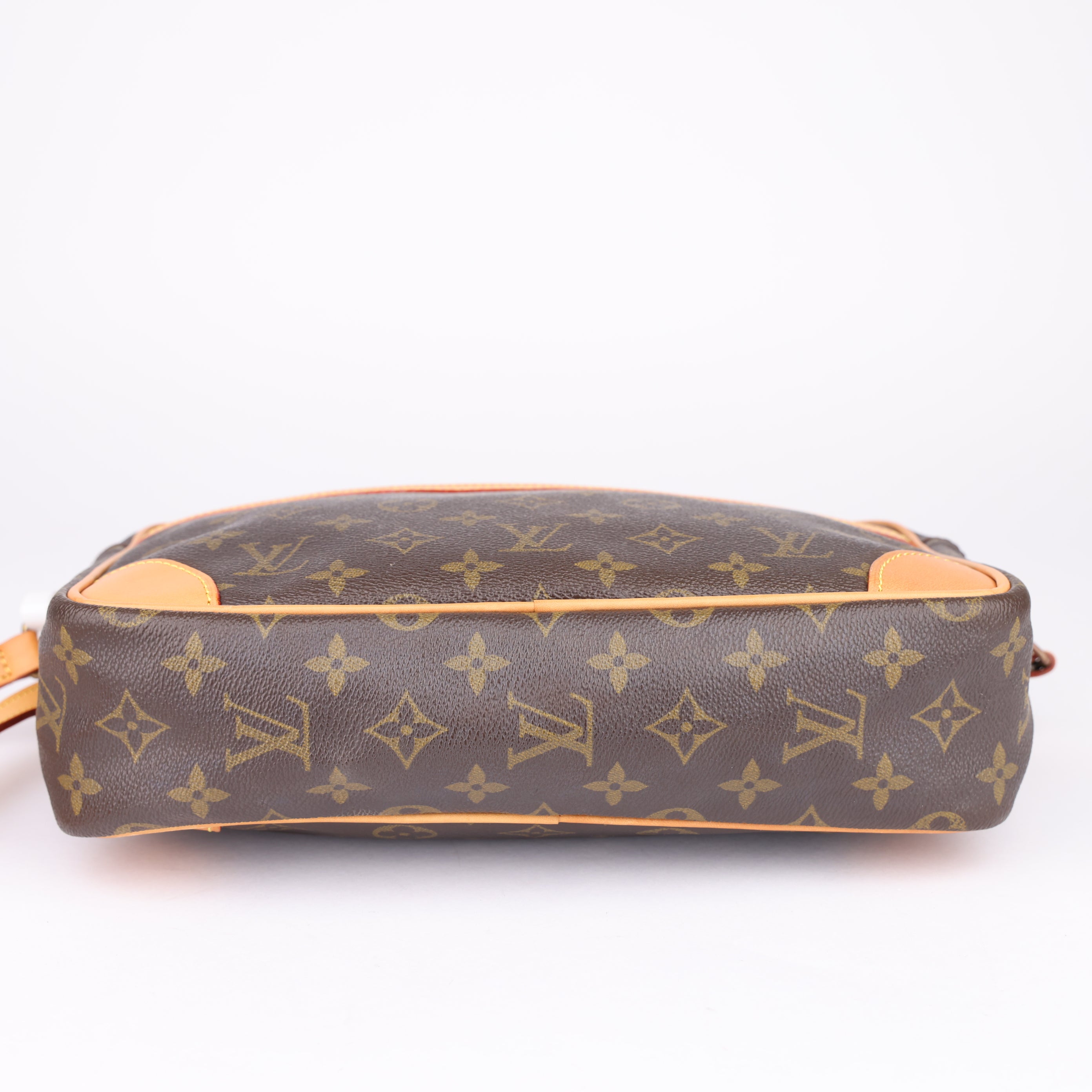 J1662 Louis Vuitton 30 Trocadero Handbag Monogram Canvas- Pre Owned