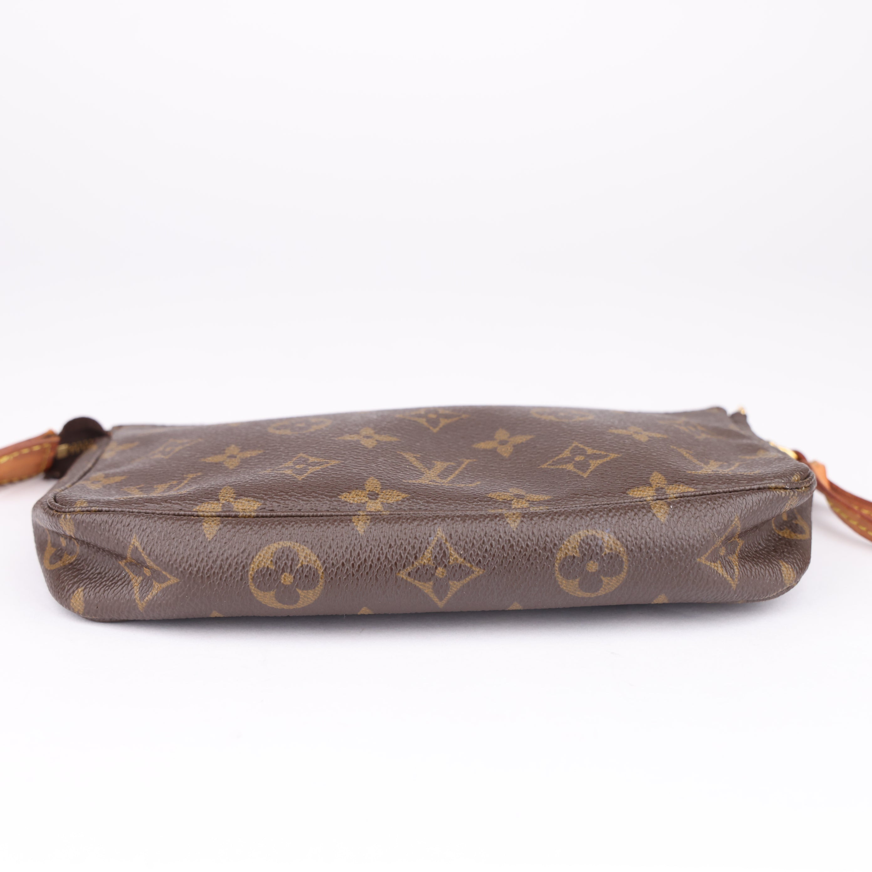 J1665 Louis Vuitton Pochette Monogram Canvas- Pre Owned