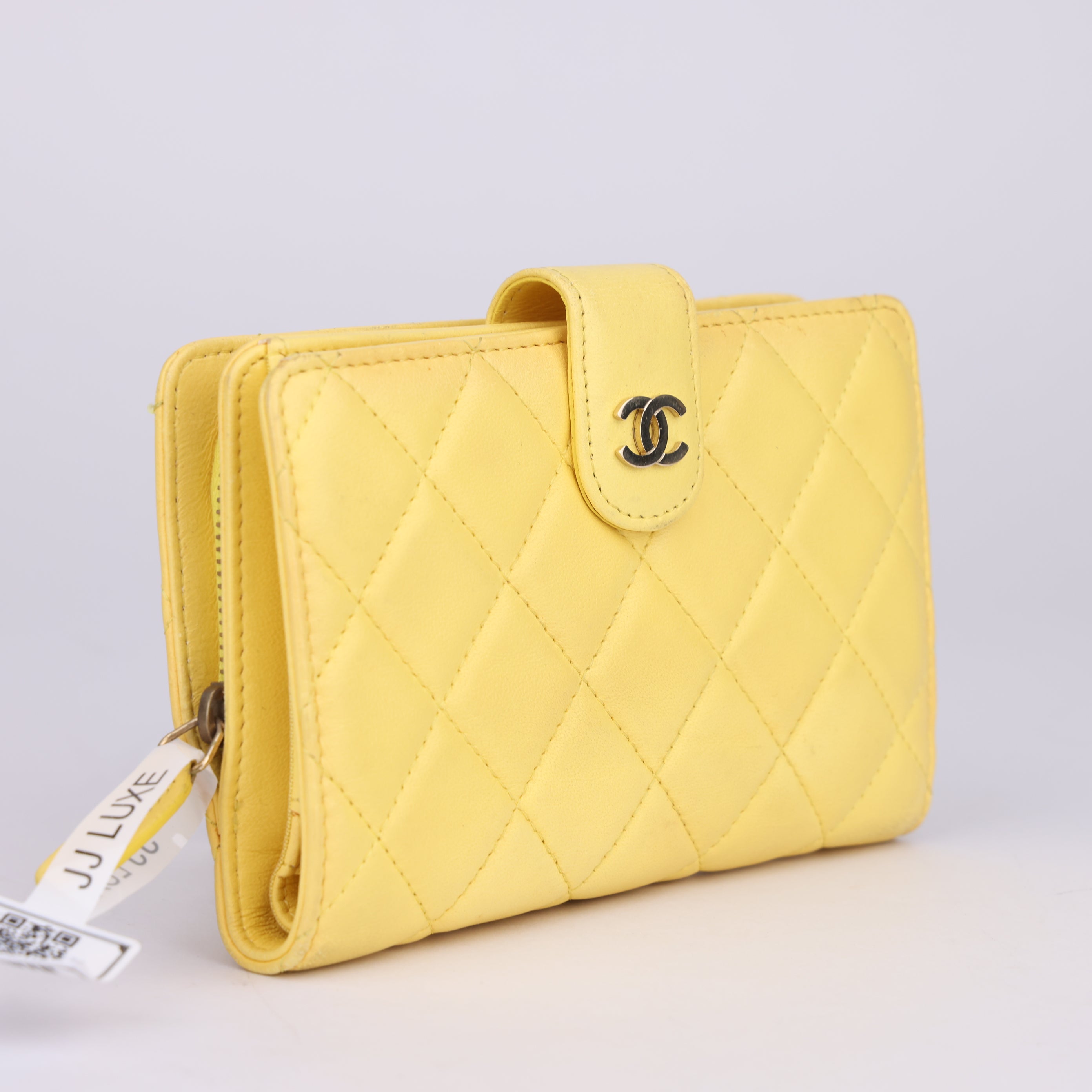 J1668 Chanel CC French Wallet Quilted Lambskin- Pre Owned
