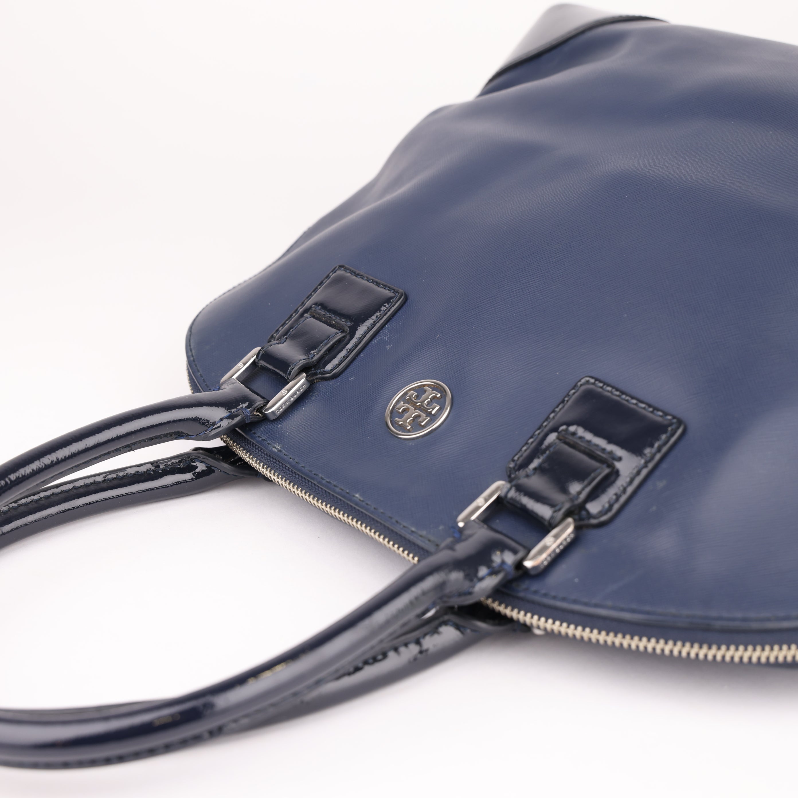 J1656 Tory Burch Navy Leather Shoulder Tote- Pre Owned