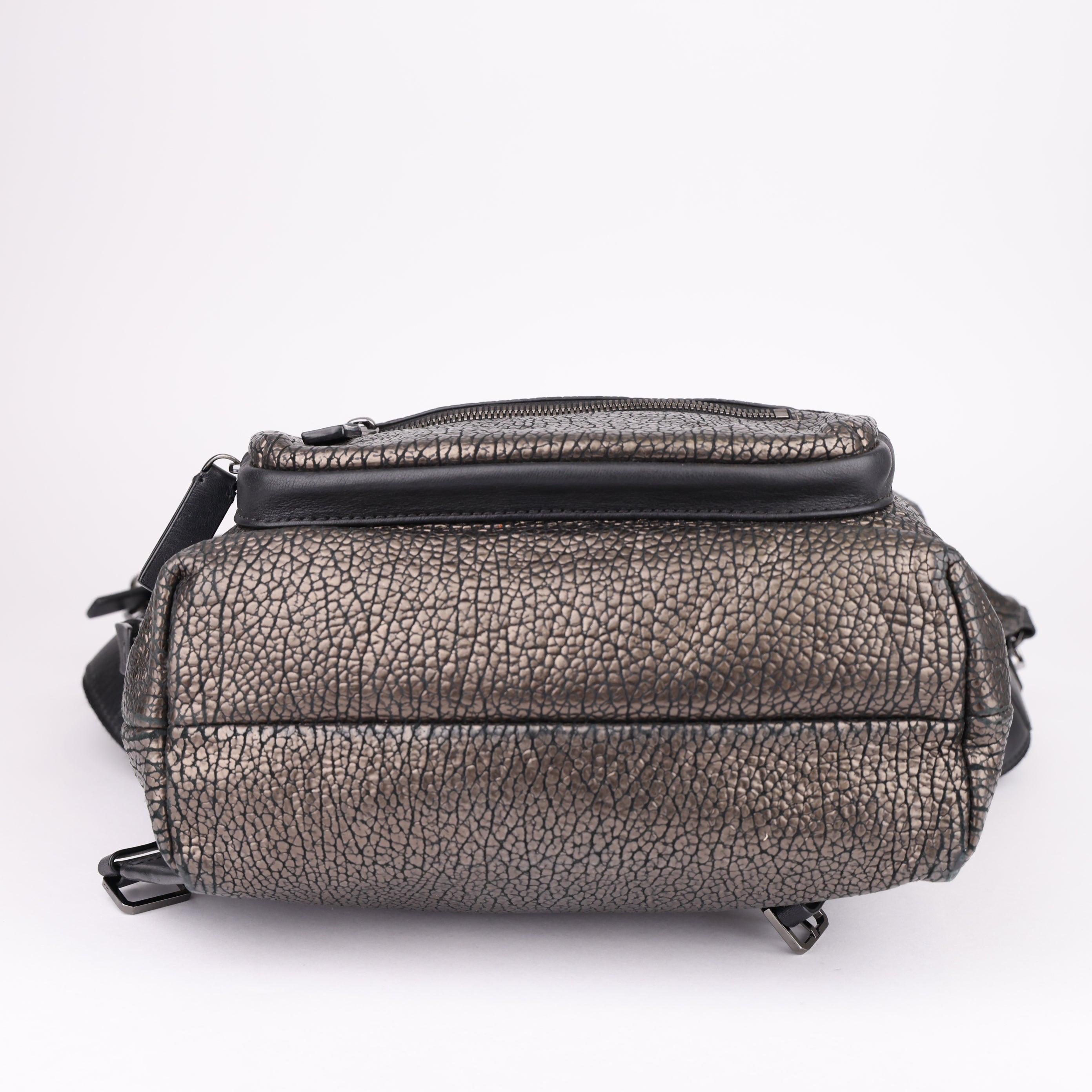 J1654 MCM Logo Plate Leather Backpack Leather Backpack- Pre Owned