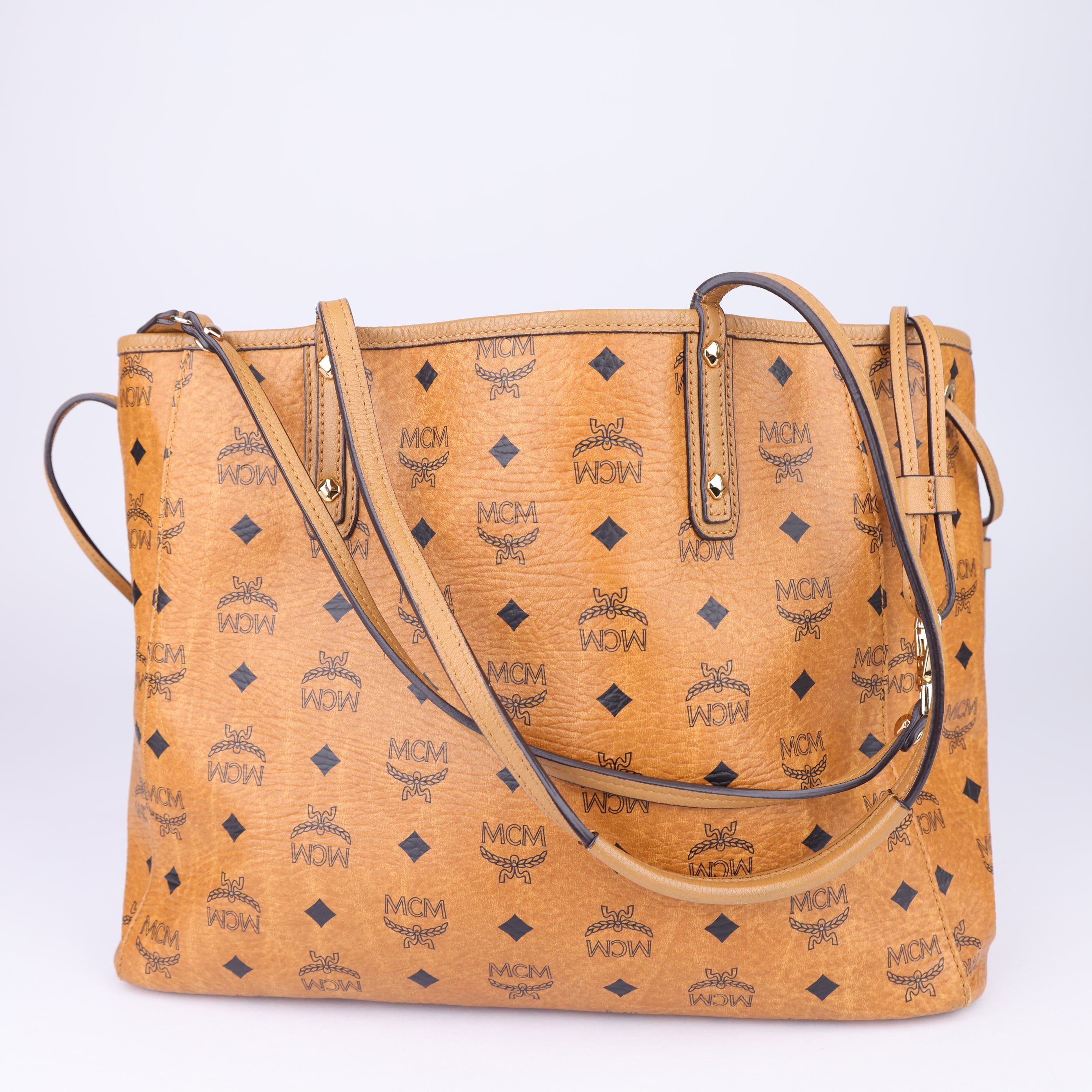 J1642 MCM Reversible Liz Shopper- Pre Owned