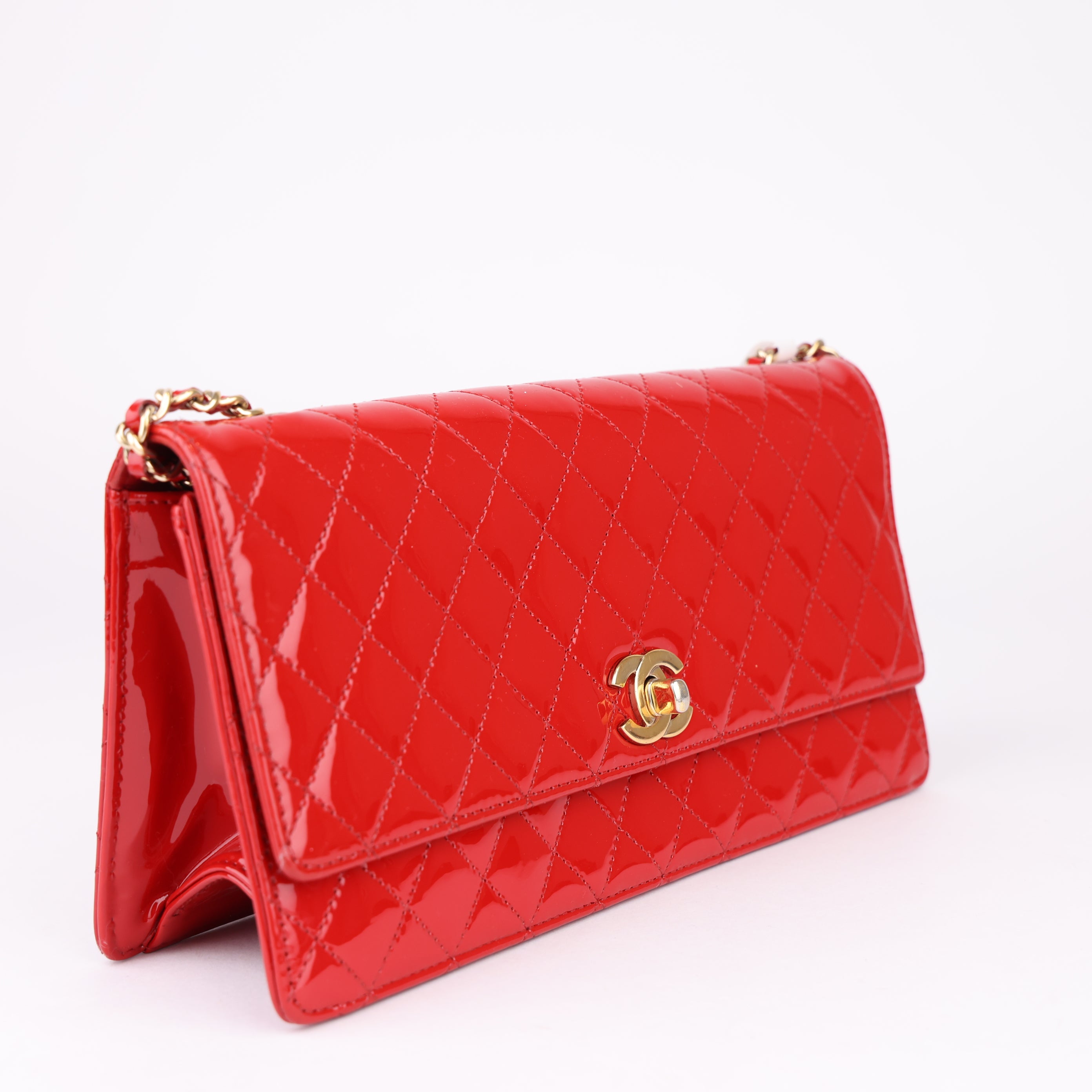 J1618 Chanel Leather Quilted CC Flap Red Shoulder Bags- Pre Owned