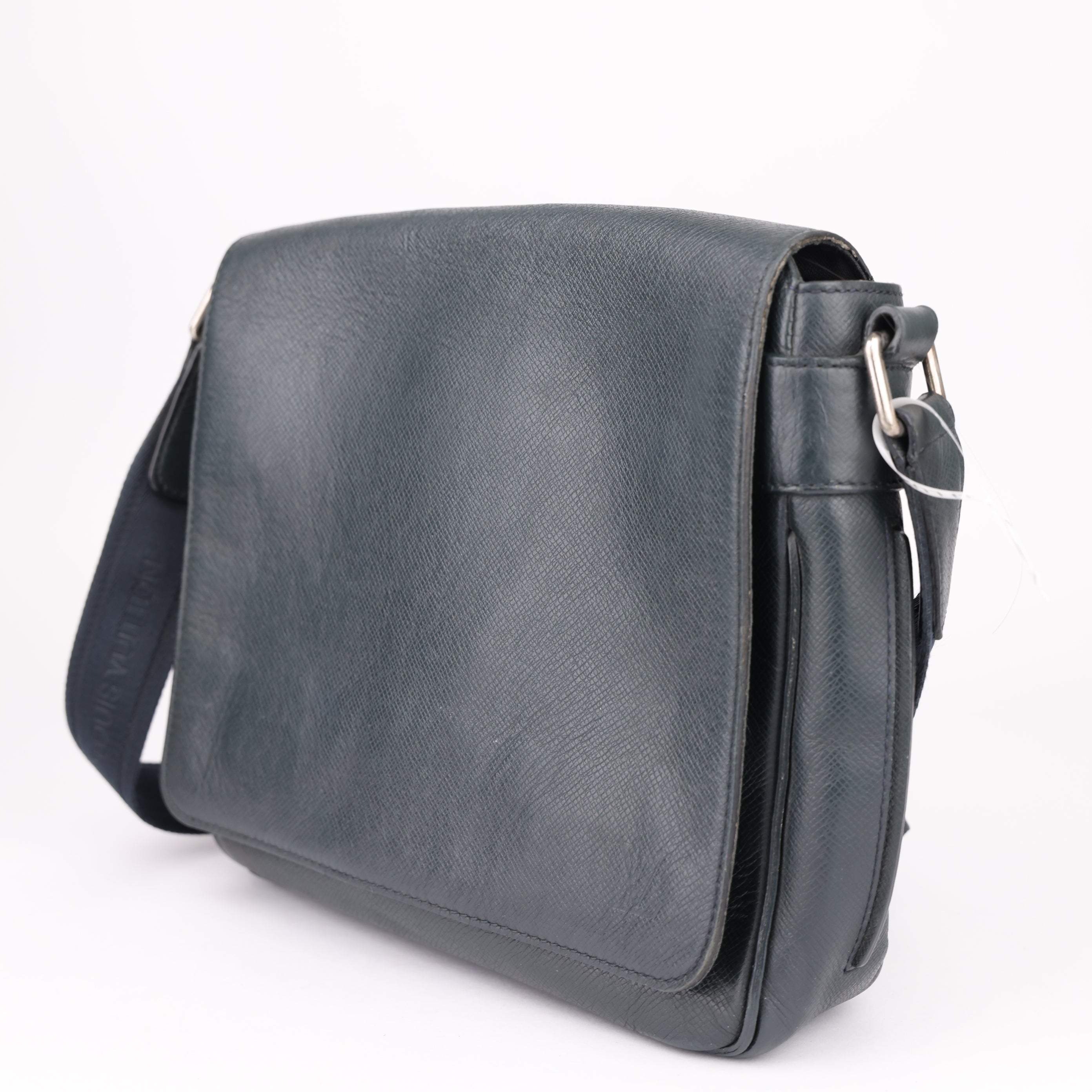 J1613 Louis Vuitton Taiga Roman Messenger Bag- Pre Owned