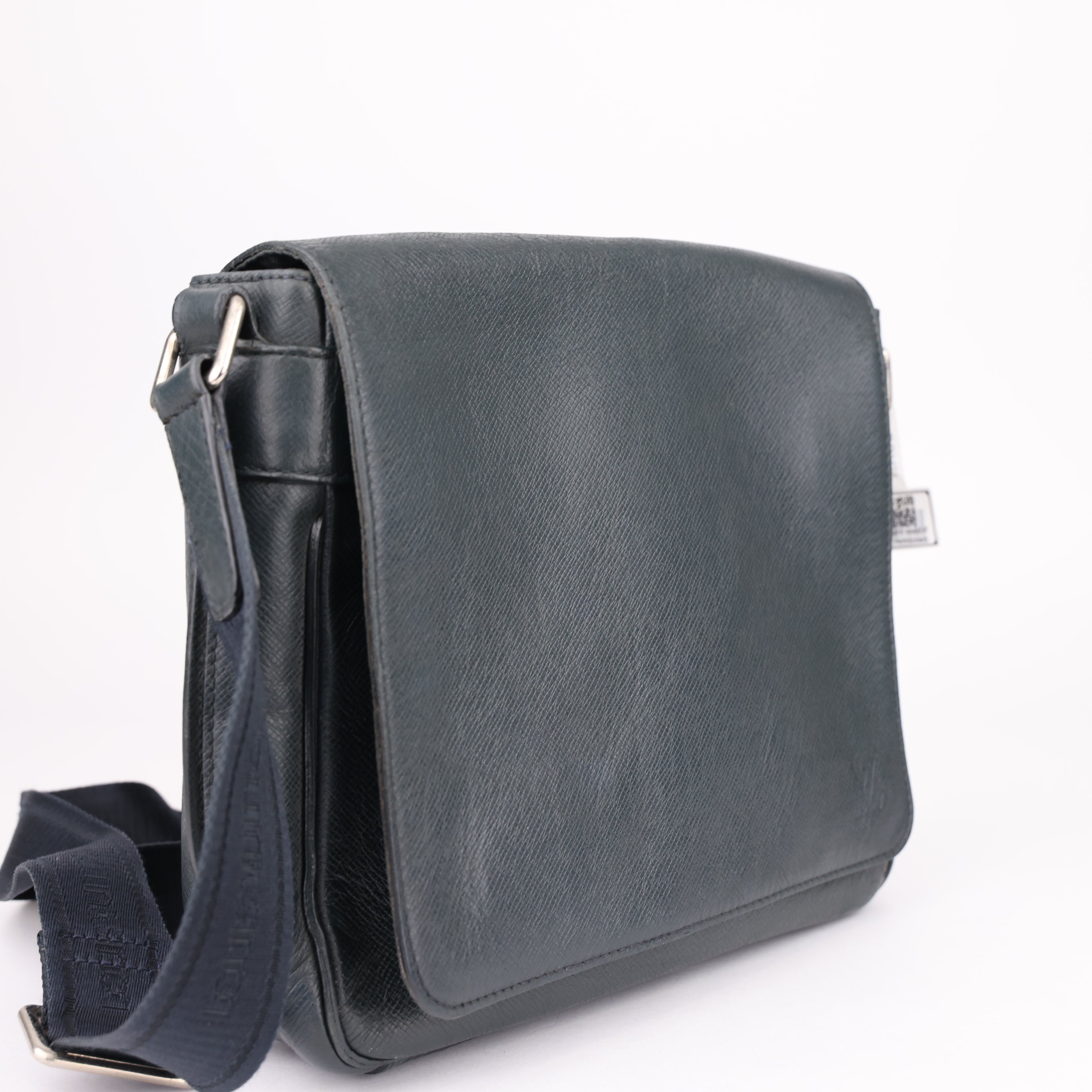 J1613 Louis Vuitton Taiga Roman Messenger Bag- Pre Owned