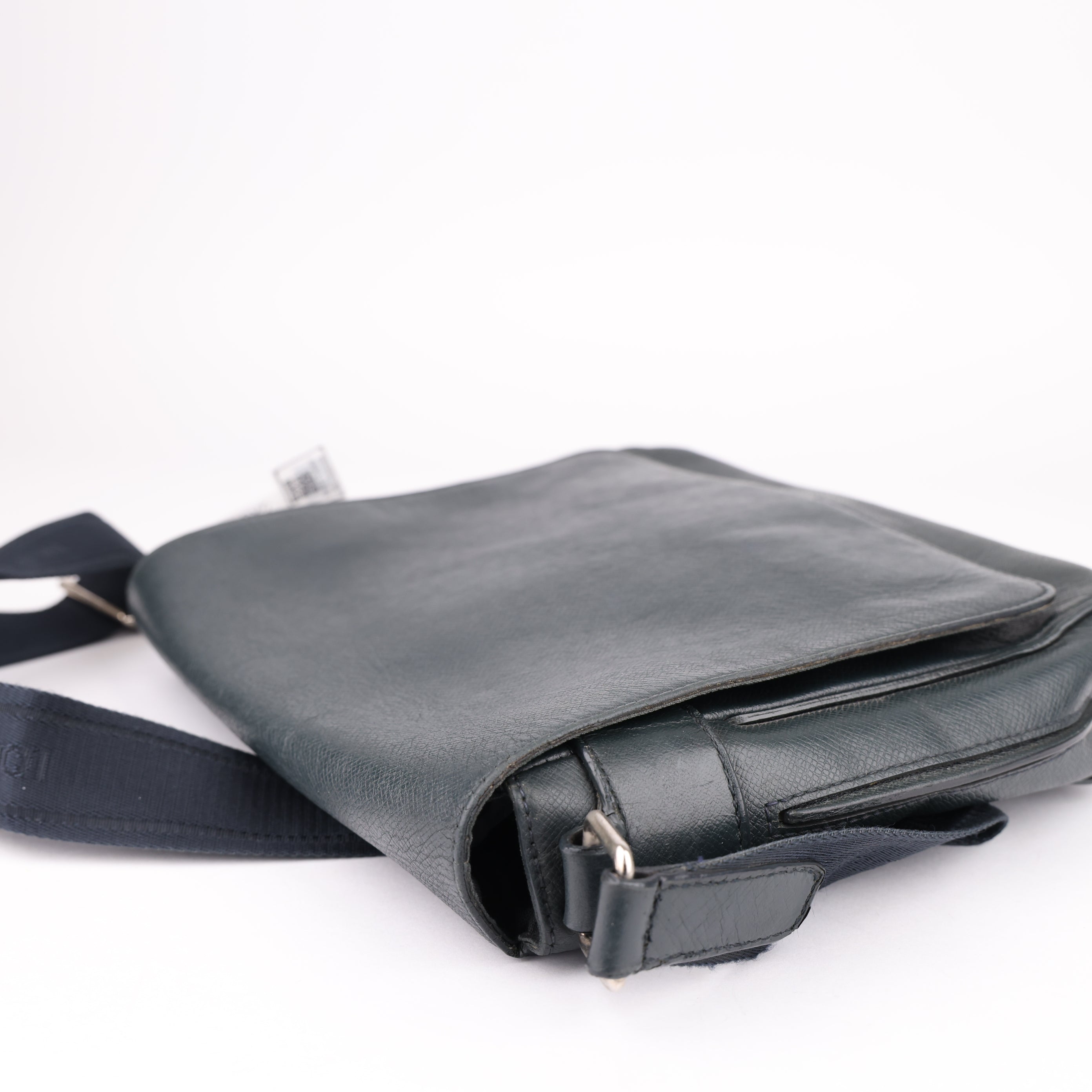 J1613 Louis Vuitton Taiga Roman Messenger Bag- Pre Owned