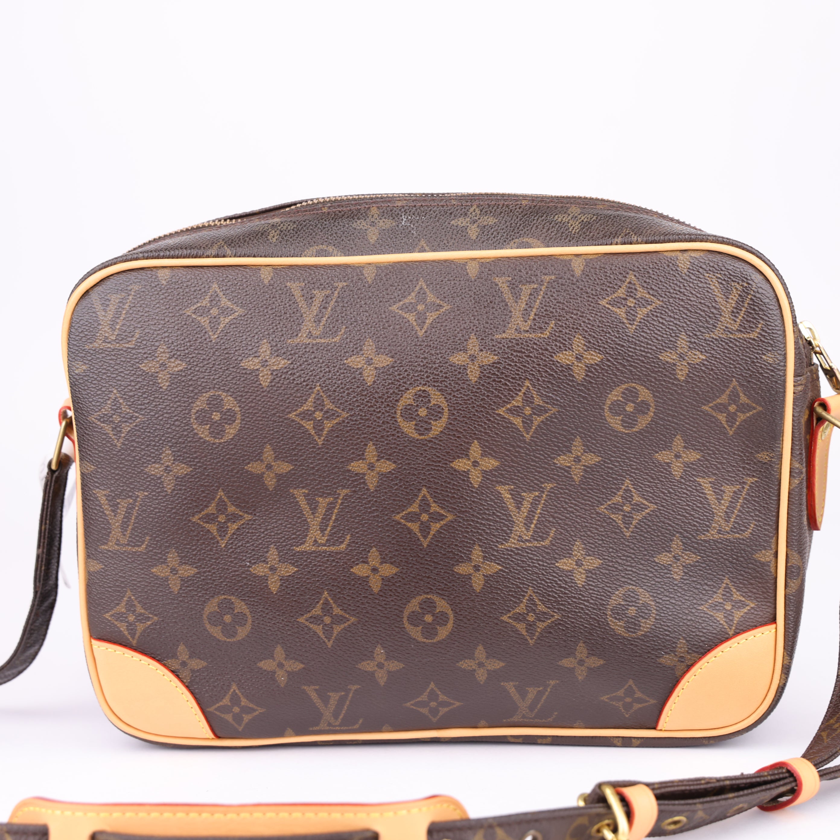 J1608 Louis Vuitton Nil Monogram Shoulder Bag- Pre Owned