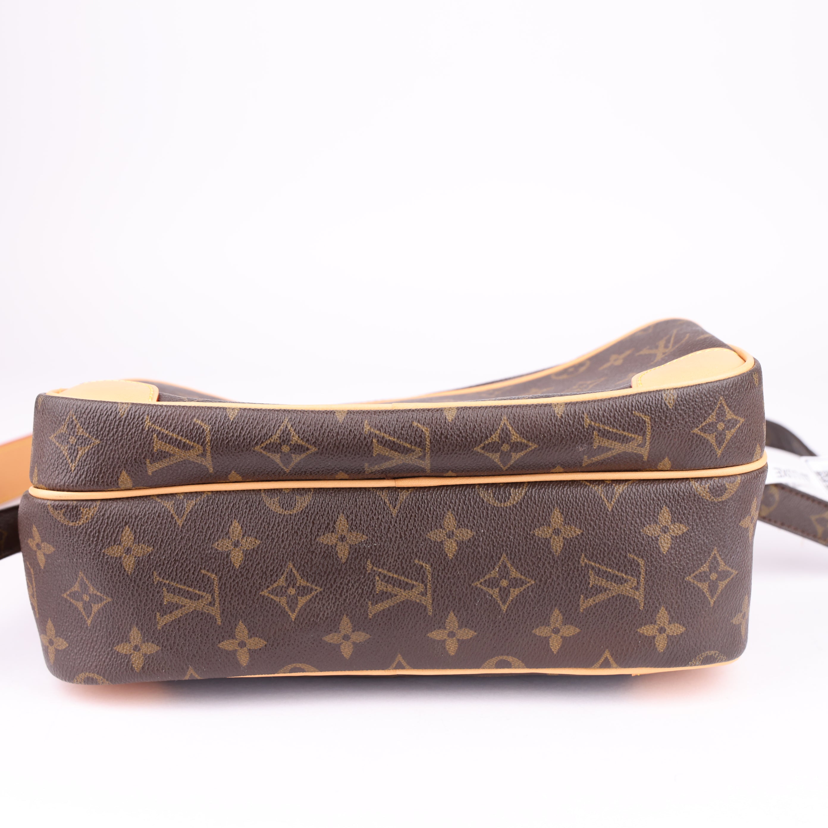 J1608 Louis Vuitton Nil Monogram Shoulder Bag- Pre Owned