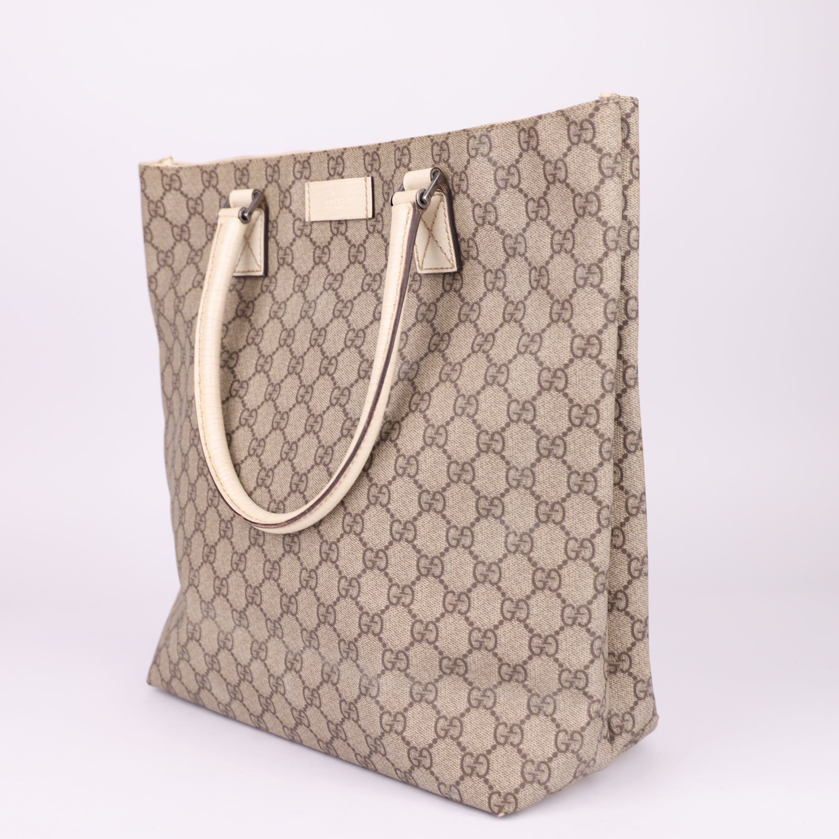 J1594 Gucci GG Supreme Tote Bag- Pre Owned