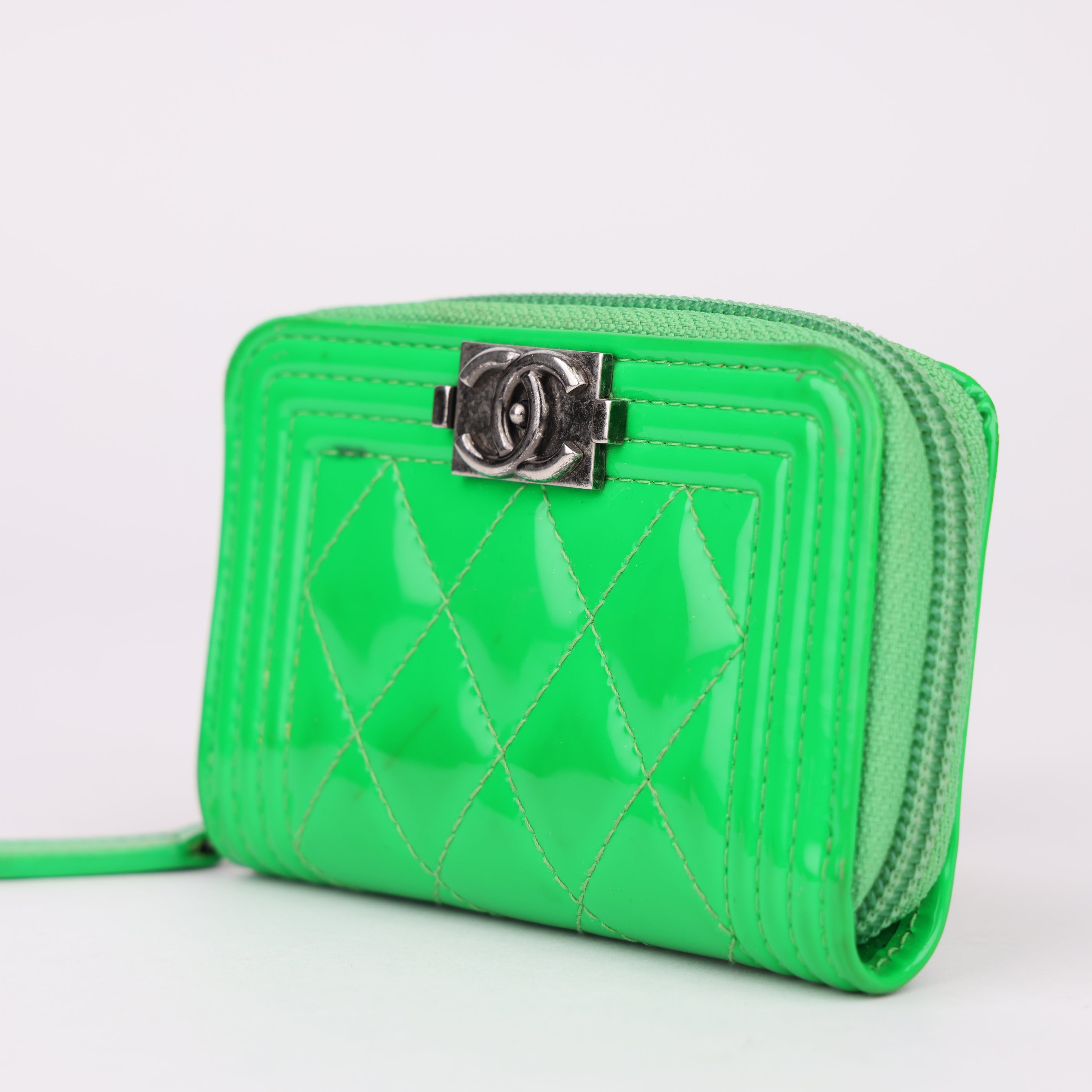 J1557 Chanel Zipper Pull Lock Charm- Pre Owned