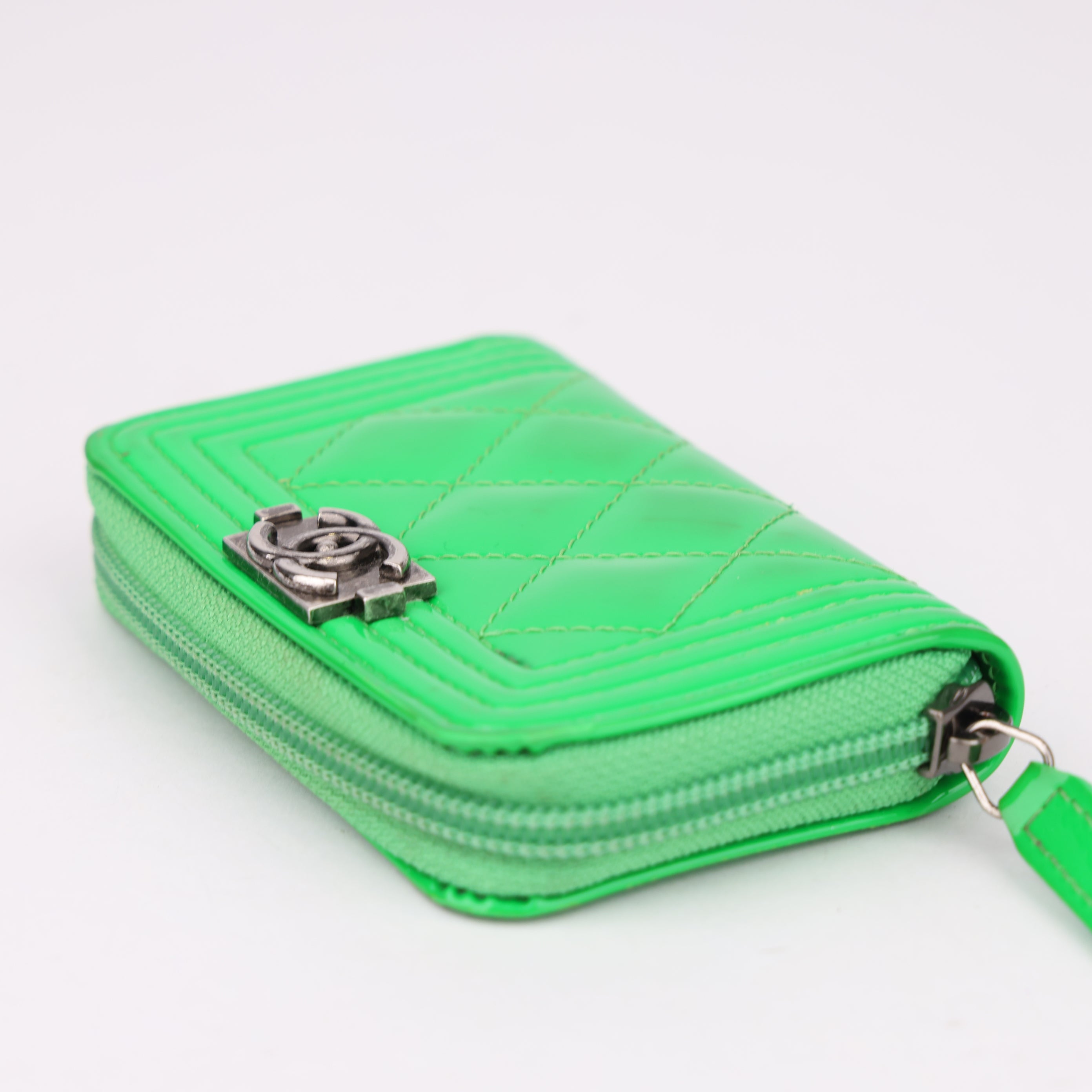 J1557 Chanel Zipper Pull Lock Charm- Pre Owned