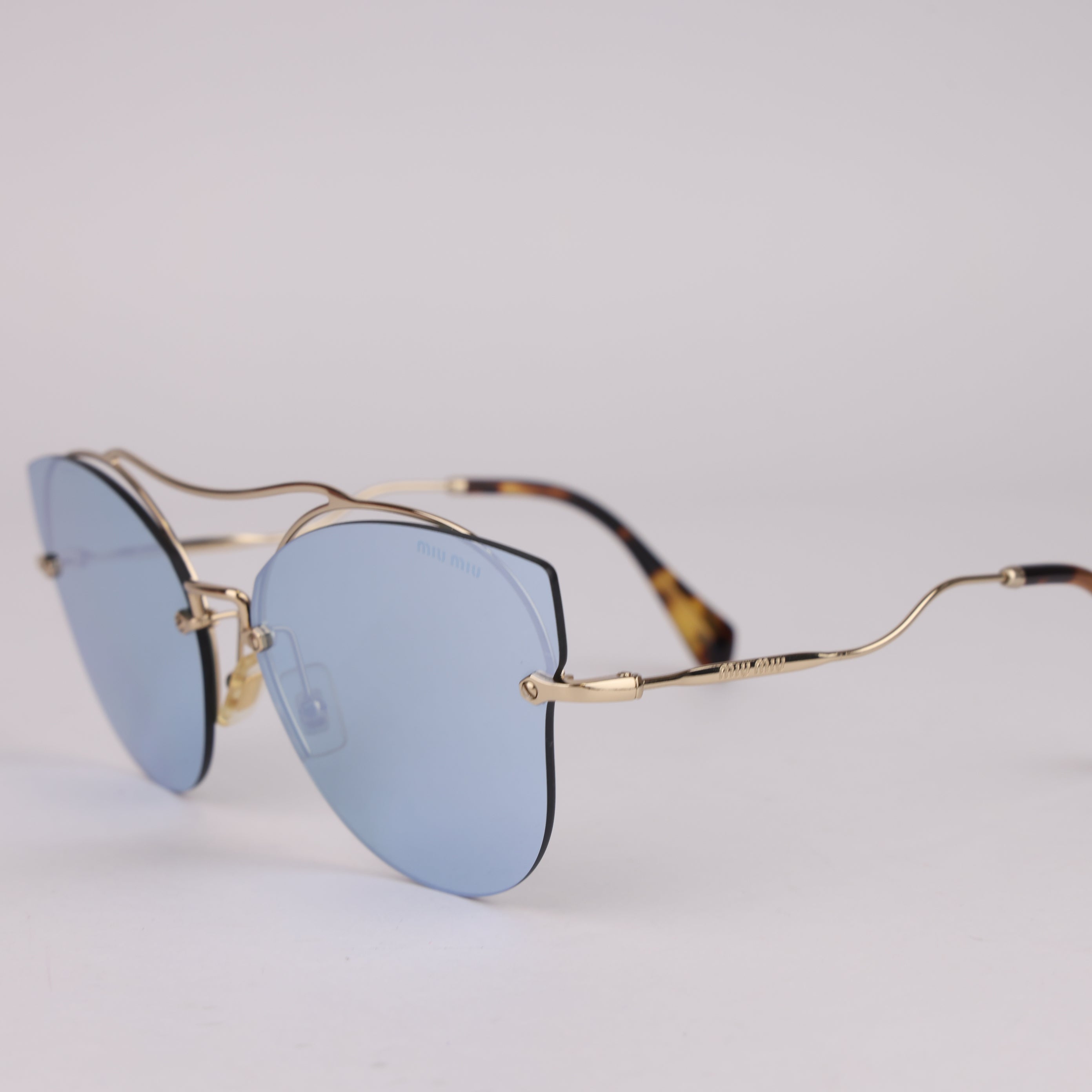 J1522 Miu Miu Mirrored Cat Eye Sunglasses- Pre Owned