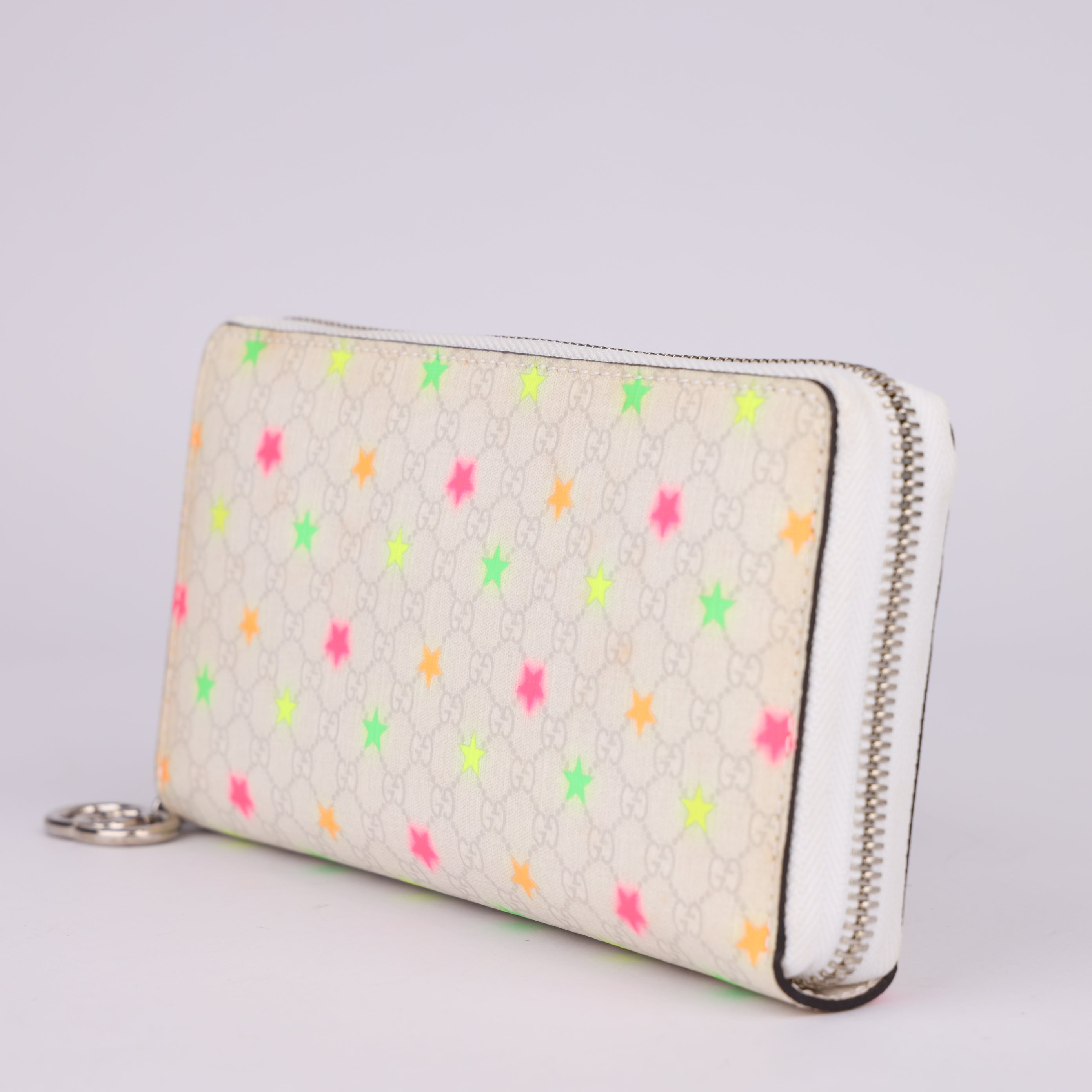 J1481 Gucci Zip Around Wallet White Micro GG Supreme Stars Canvas - Pre Owned