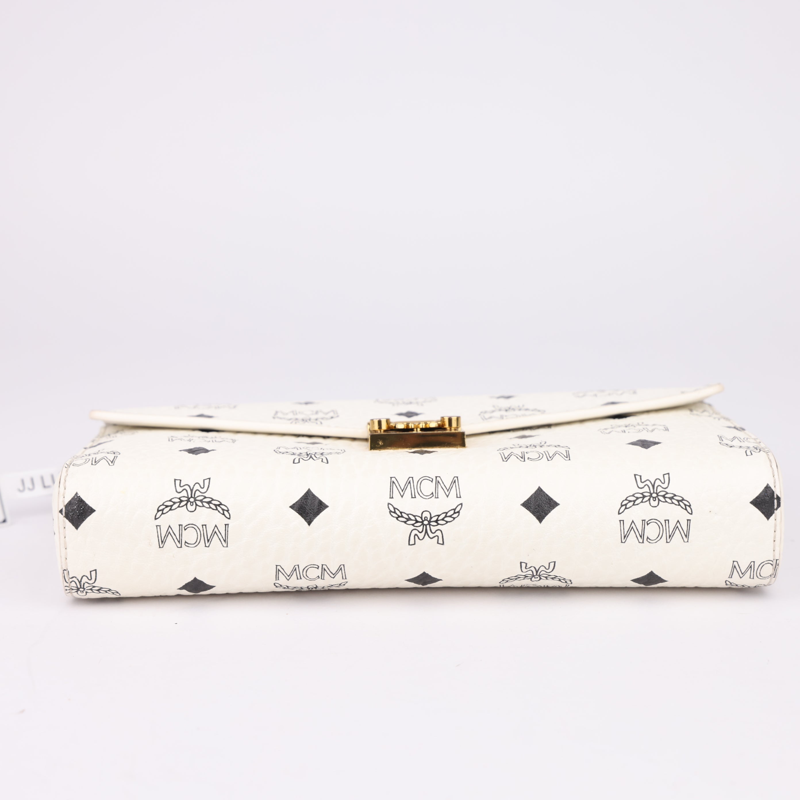 J1469 MCM Visetos Wallet On Chain- Pre Owned