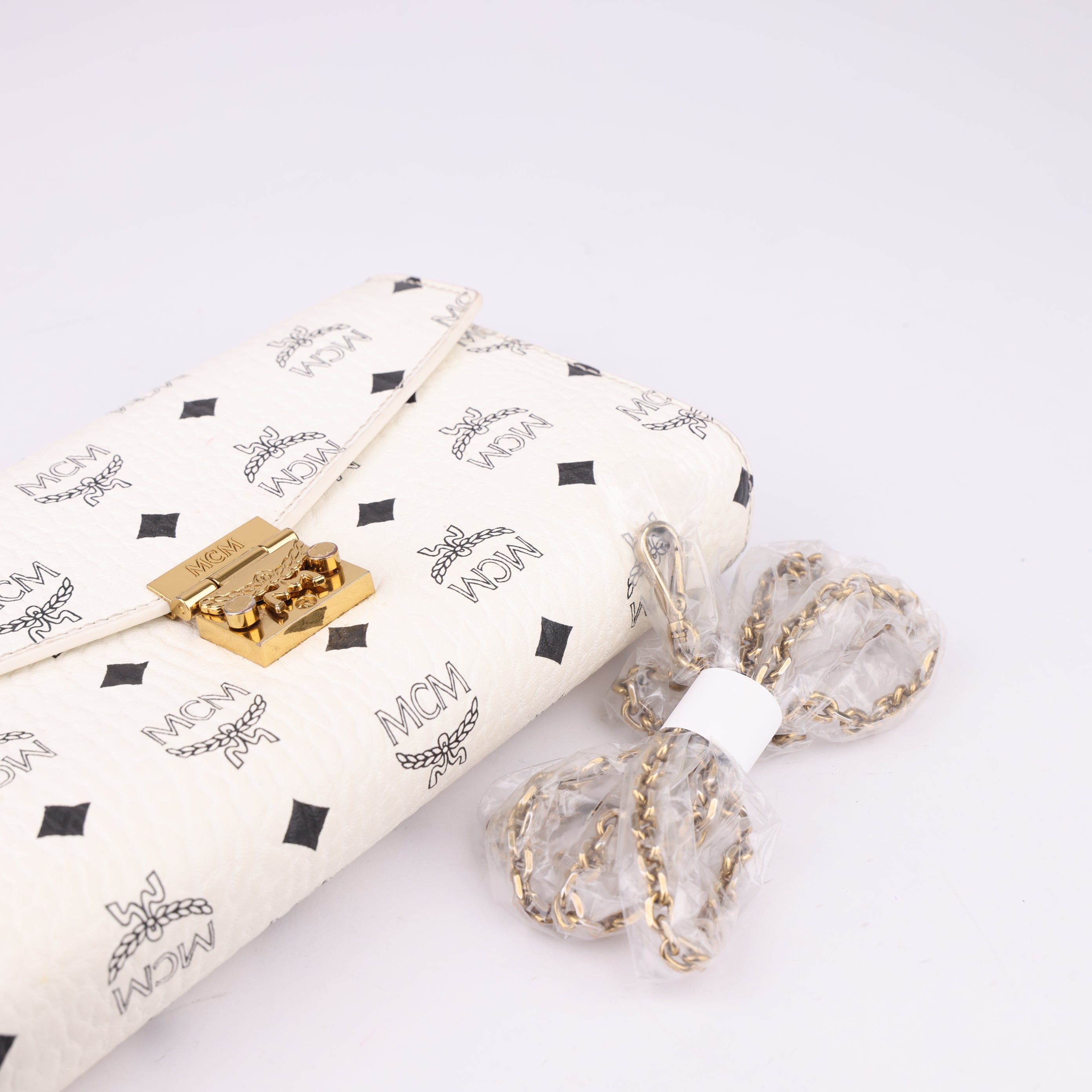 J1469 MCM Visetos Wallet On Chain- Pre Owned