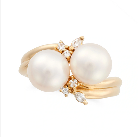 TASAKI, A PEARL AND DIAMOND TOI ET MOI RING