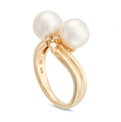 TASAKI, A PEARL AND DIAMOND TOI ET MOI RING