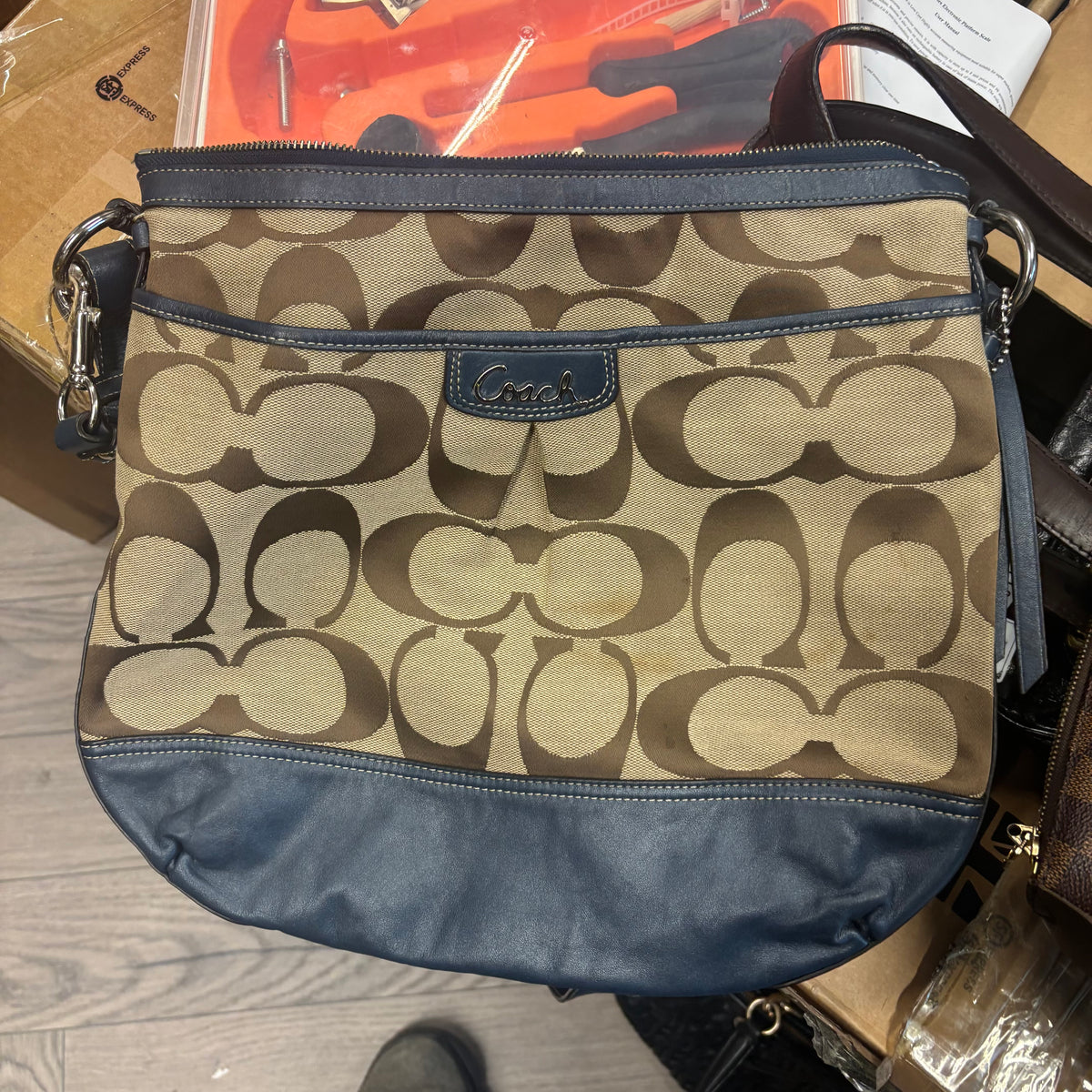 J2161# Shoulder bag coach monogram
