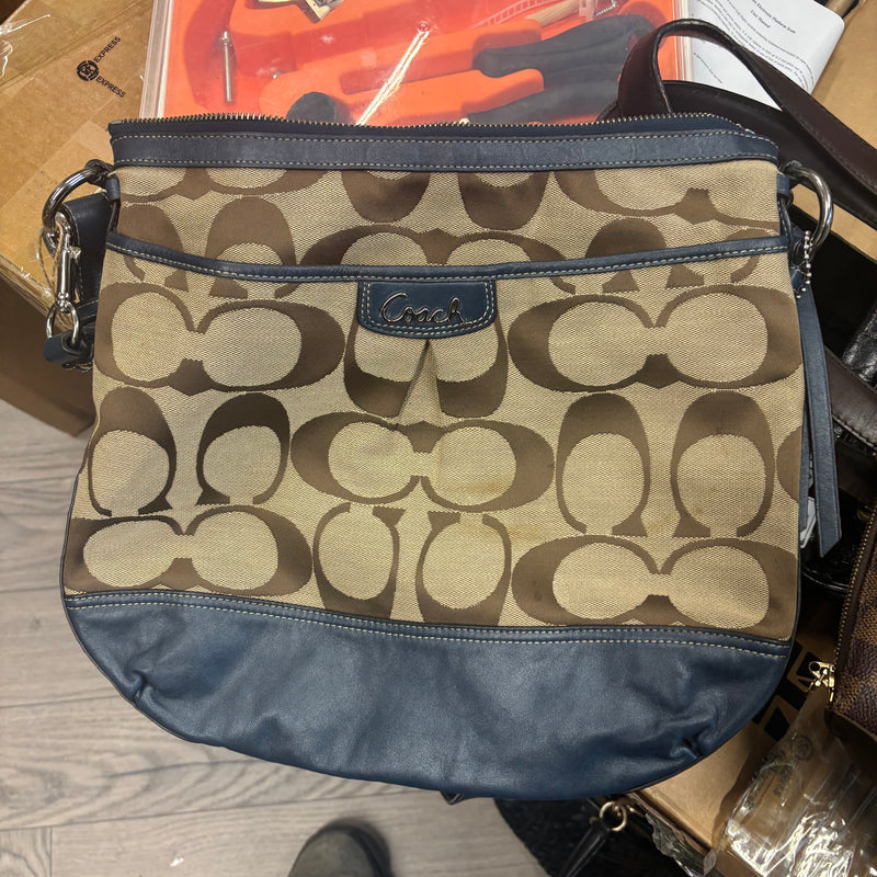 J2161# Shoulder bag coach monogram