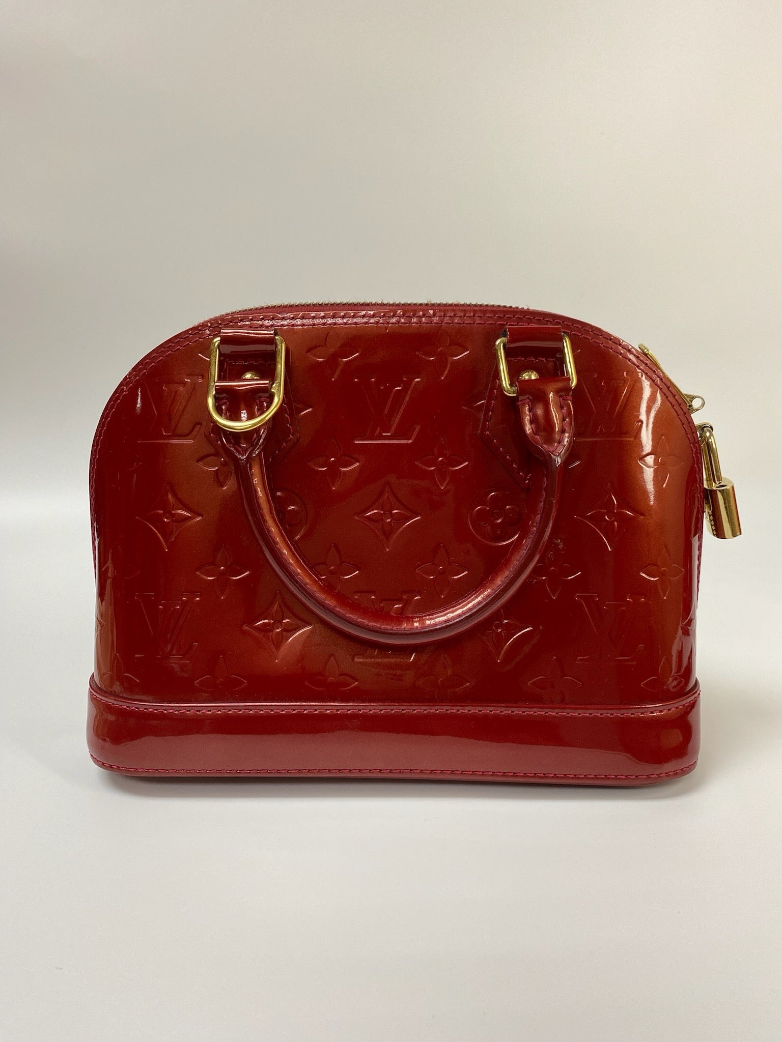 J2979 Louis Vuitton Crossbody Bag Red Monogram Vernis Alma BB | Pre-Owned Red Monogram Vernis Canvas, Patent leather