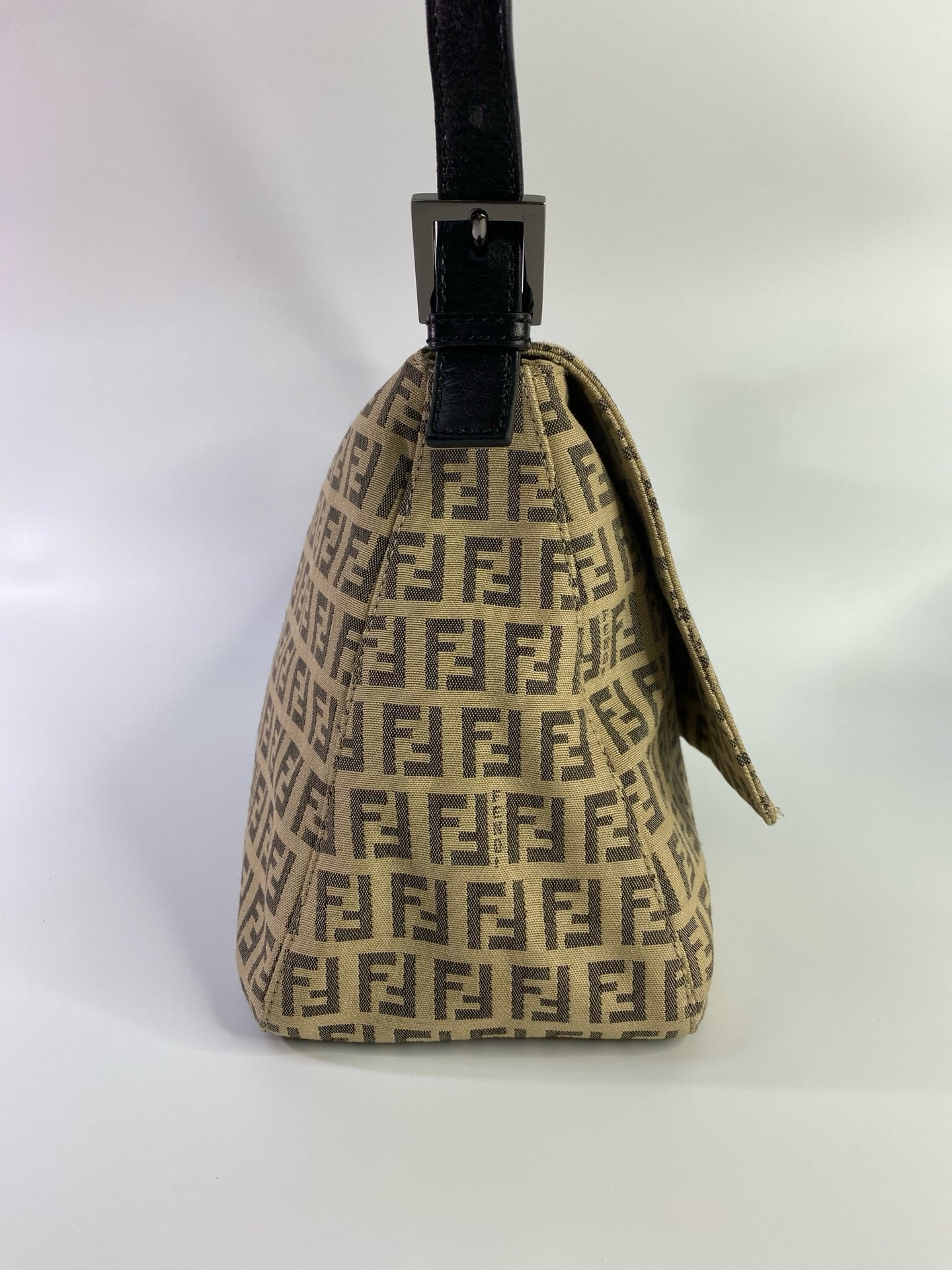 J2970 Fendi Shoulder Bag Borsa Mamma Bauguette Zuccino Canvas Beigo Shoulder Bag | Pre-Owned Brown Zuccino Canvas