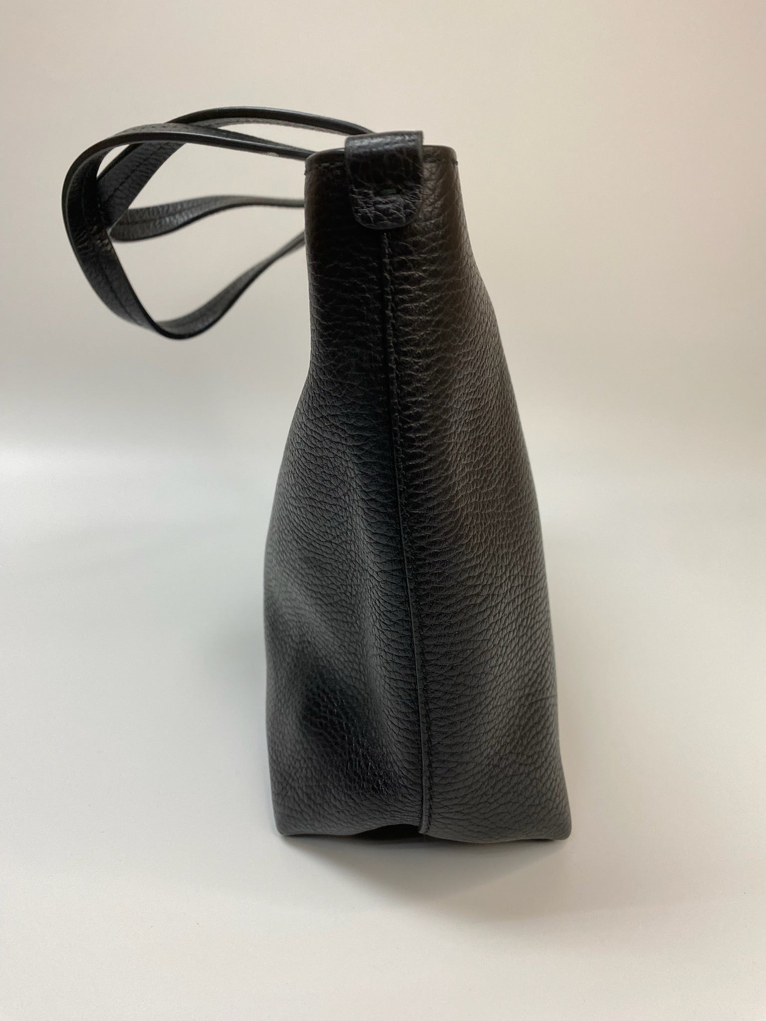 J2957 Ferragamo Tote Bag Salvatore Ferragamo Bice Small Black Leather Tote | Pre-Owned Black Leather