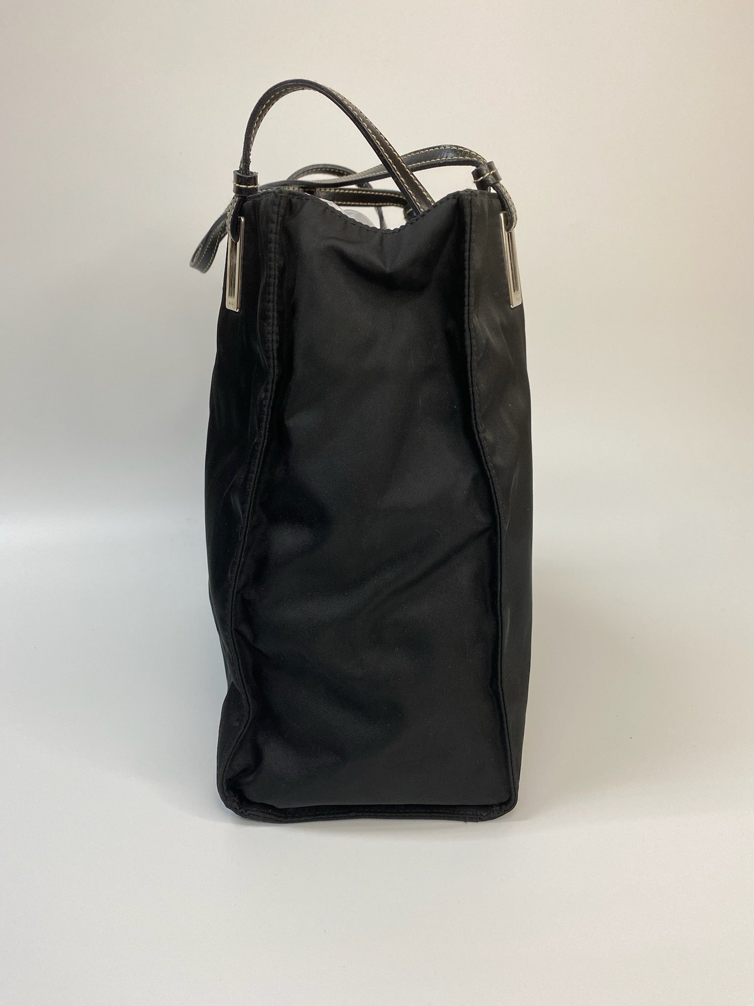 J2958 Prada Shoulder Bag Tessuto Nylon Tote Bag Black Leather Handle | Pre-Owned Black Nylon, Leather
