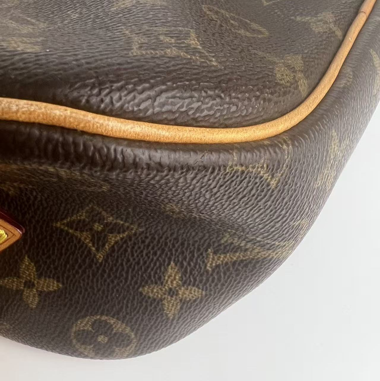 Louis Vuitton Blois Crossbody Bag C1481R | Pre-Owned Excellent Brown Monogram Canvas