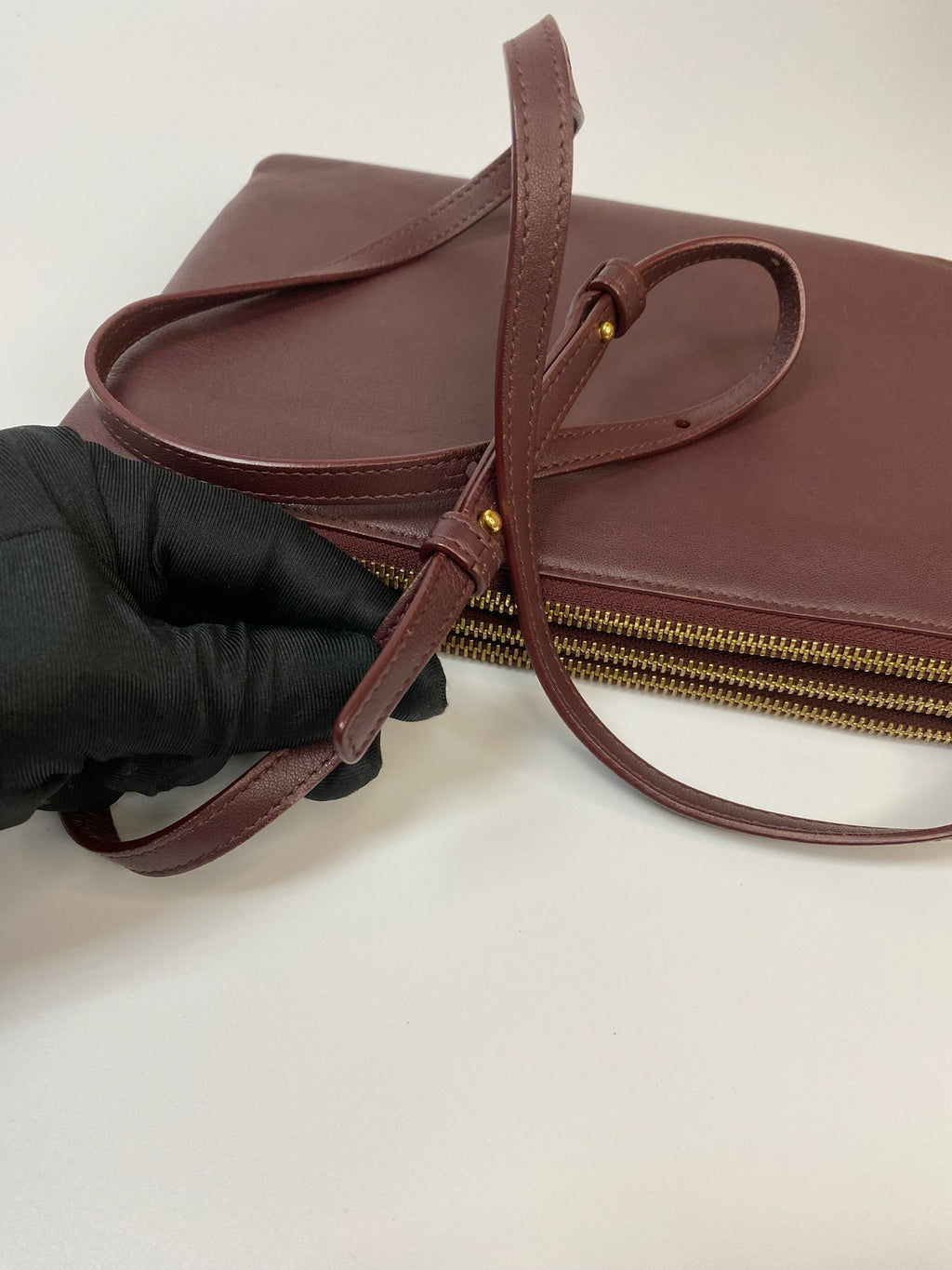 J2978# Celine Crossbody Bag Crossbody Trio in red, Box Calfskin | Pre-Owned Red Calfskin leather