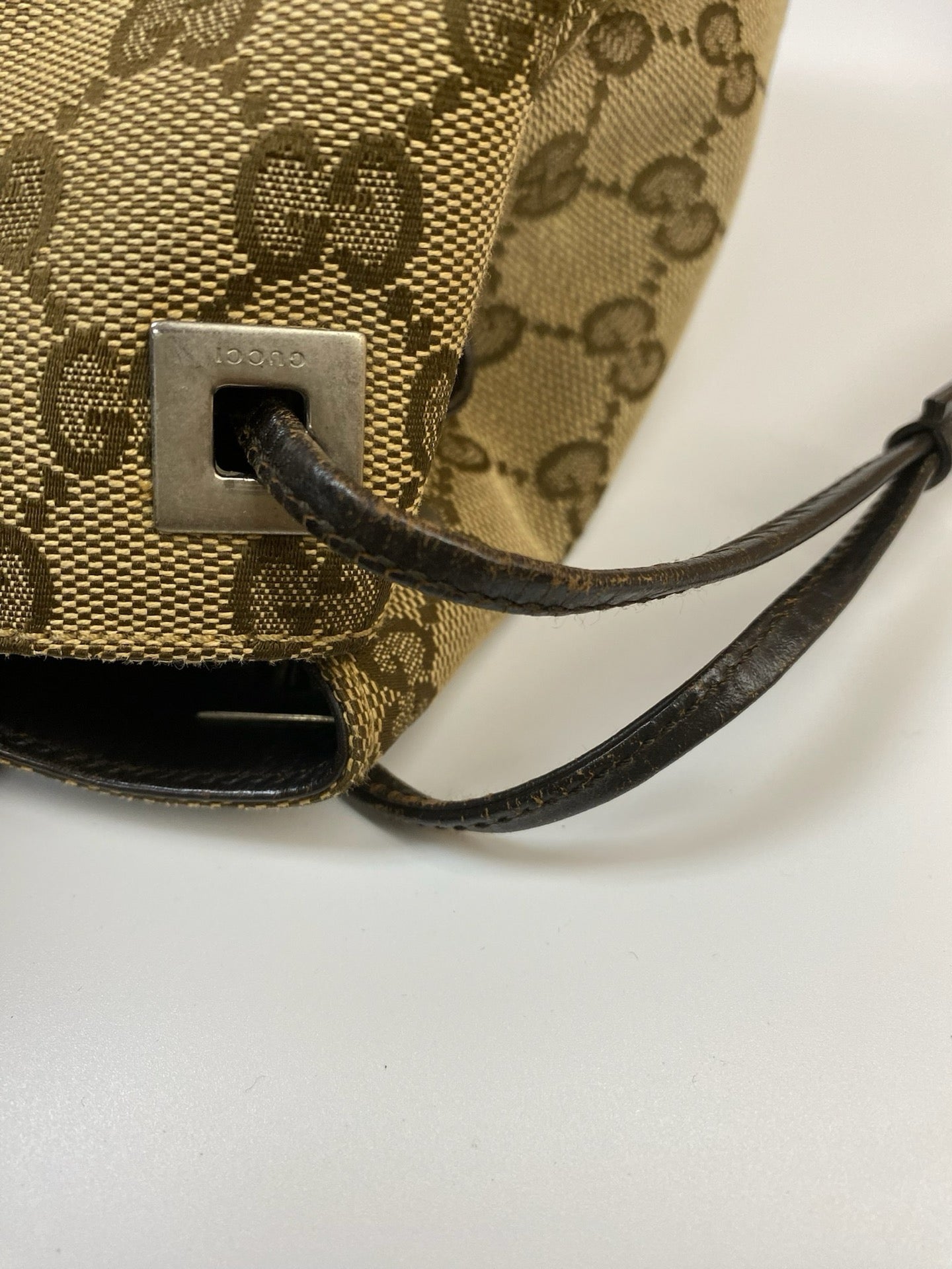 J2865 Gucci Tote Bag GG Canvas Beige Monogram Tote Bag | Pre-Owned Beige Canvas GG Monogram